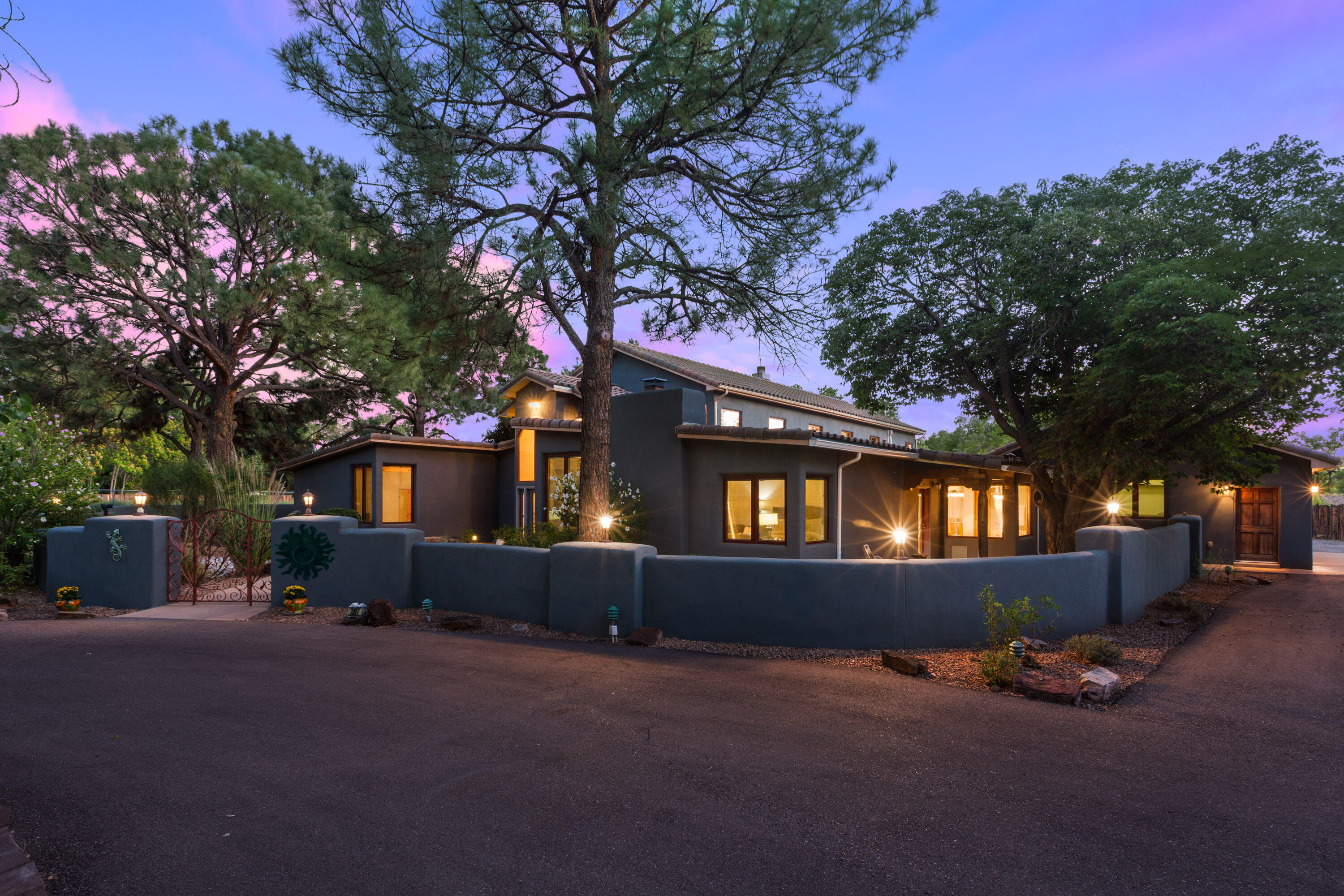 7017 Rio Grande Boulevard NW