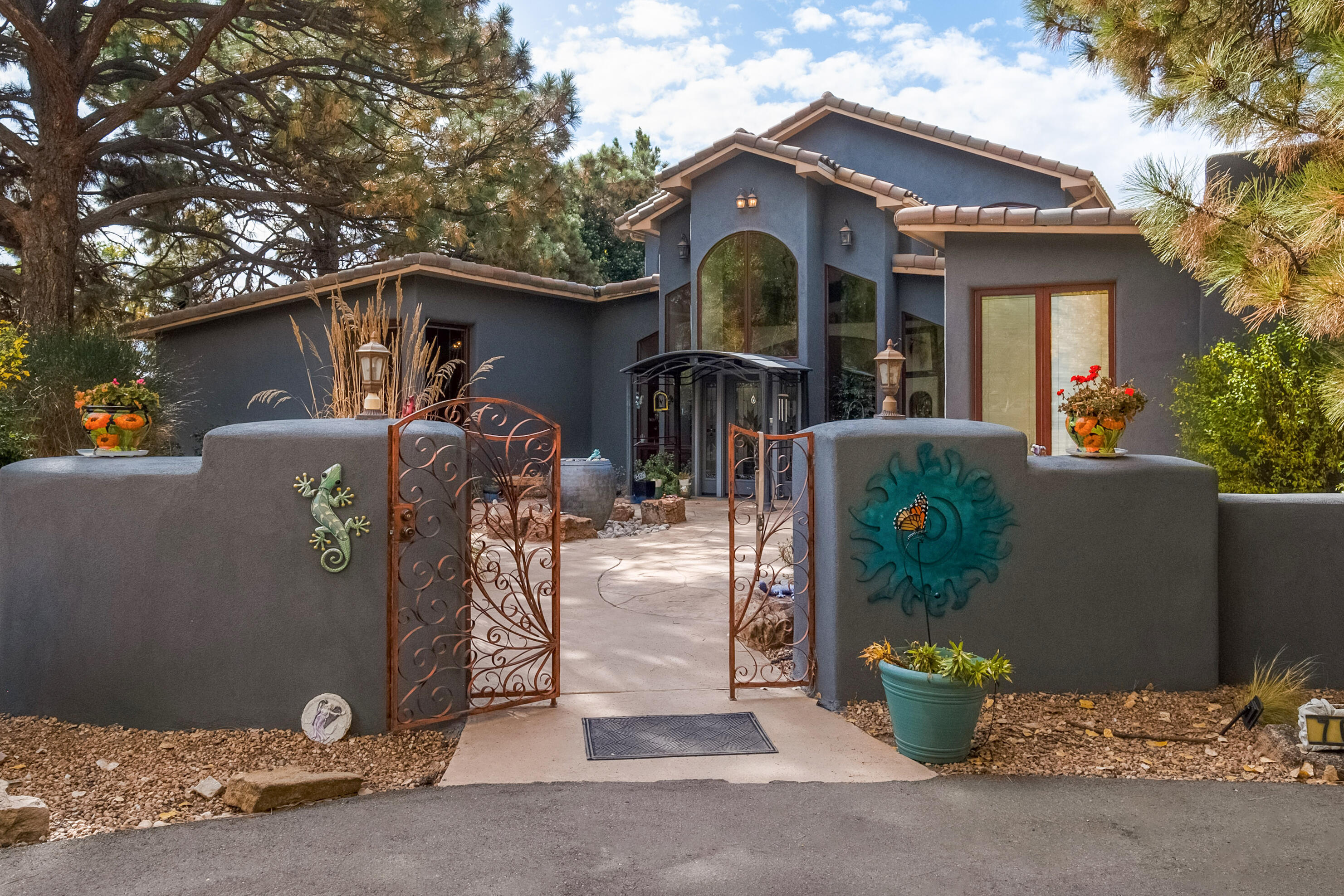 7017 Rio Grande Boulevard NW