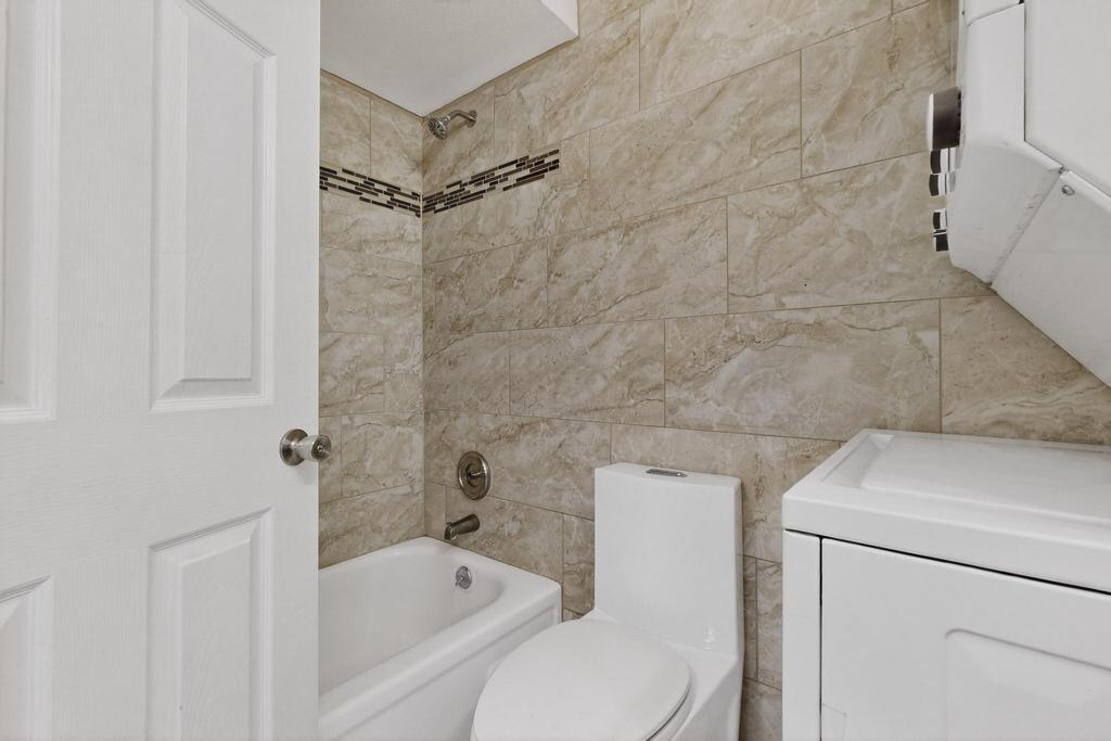 3857 MONTGOMERY Boulevard NE 1201