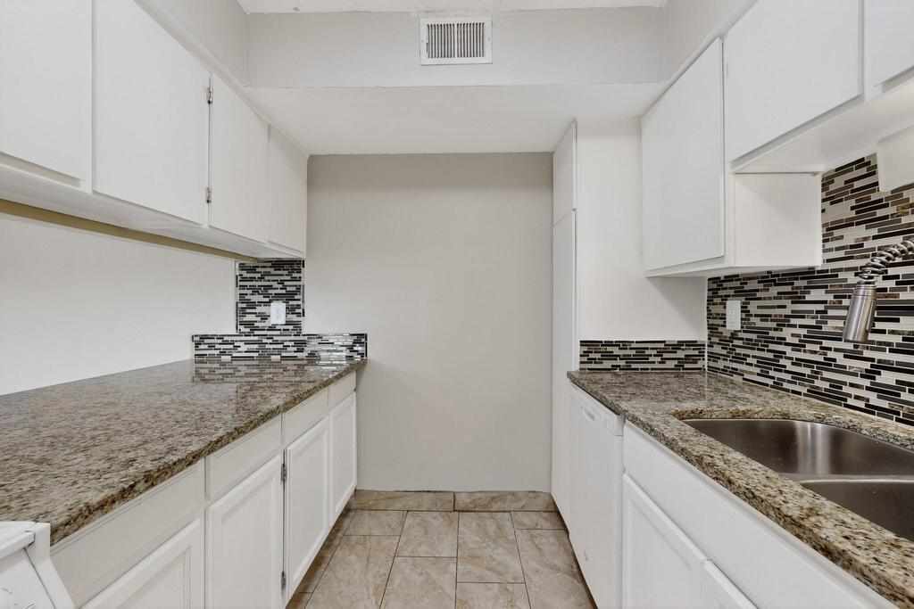 3857 MONTGOMERY Boulevard NE 1201