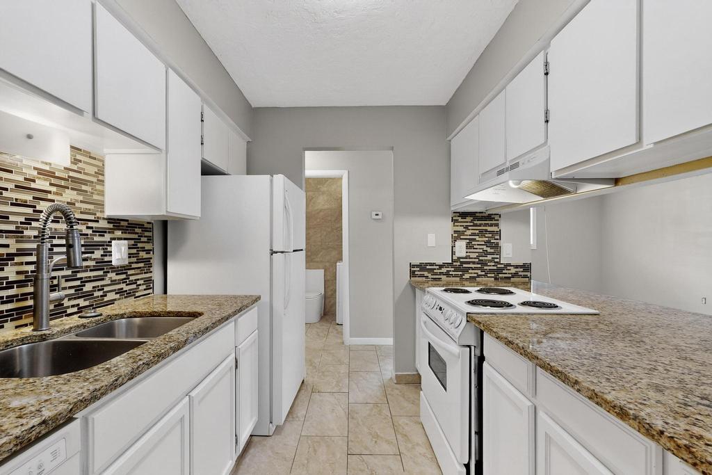 3857 MONTGOMERY Boulevard NE 1201