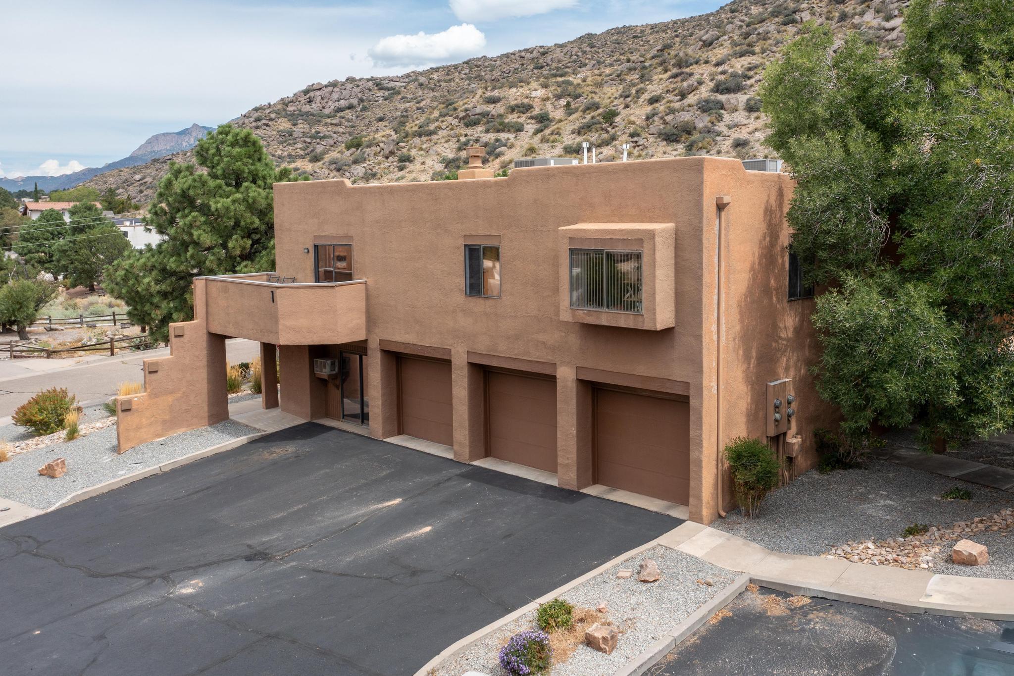 2900 Vista Del Rey NE 1-B