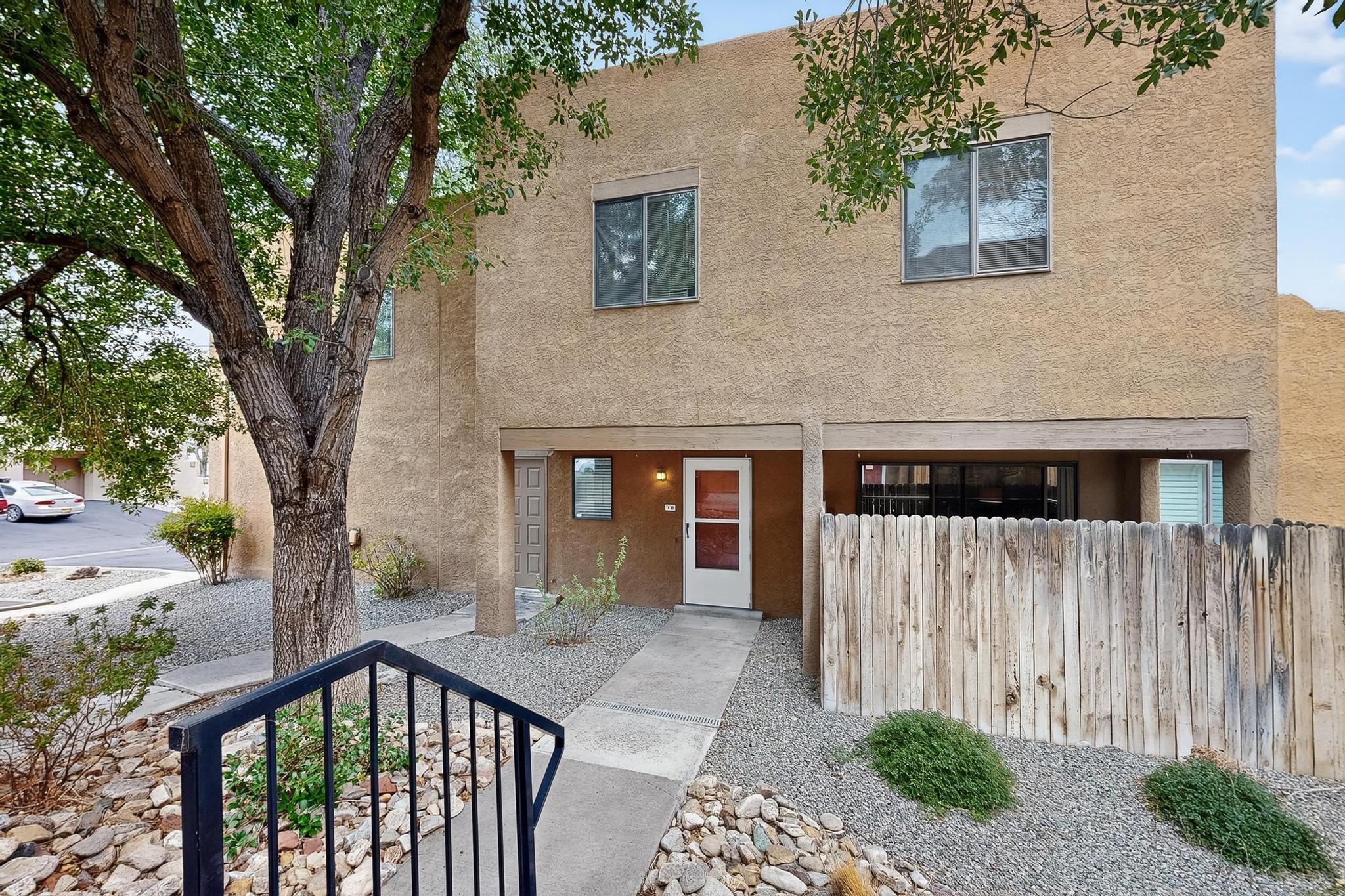 2900 Vista Del Rey NE 1-B