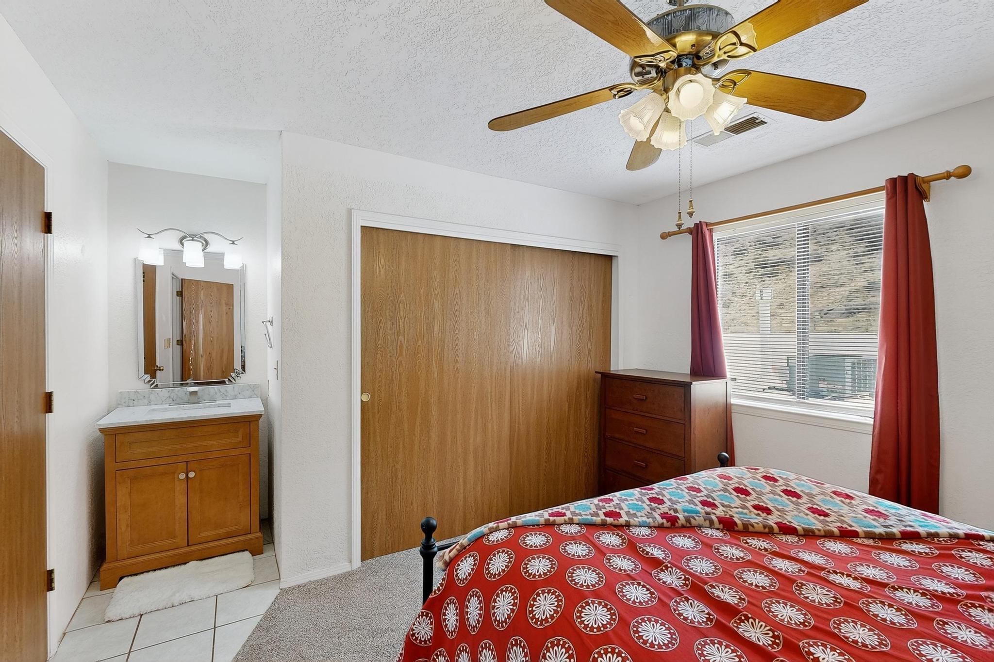 2900 Vista Del Rey NE 1-B