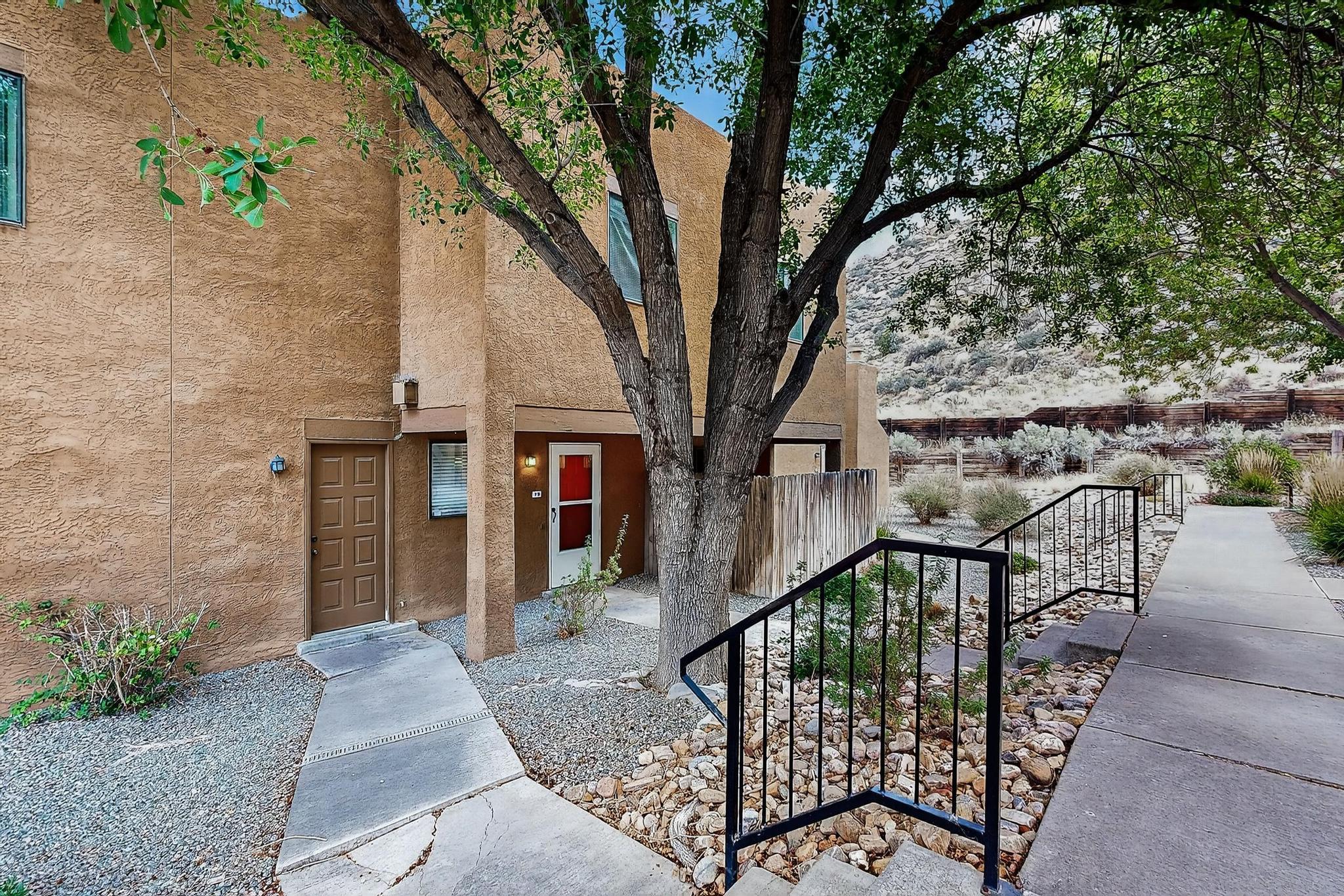 2900 Vista Del Rey NE 1-B