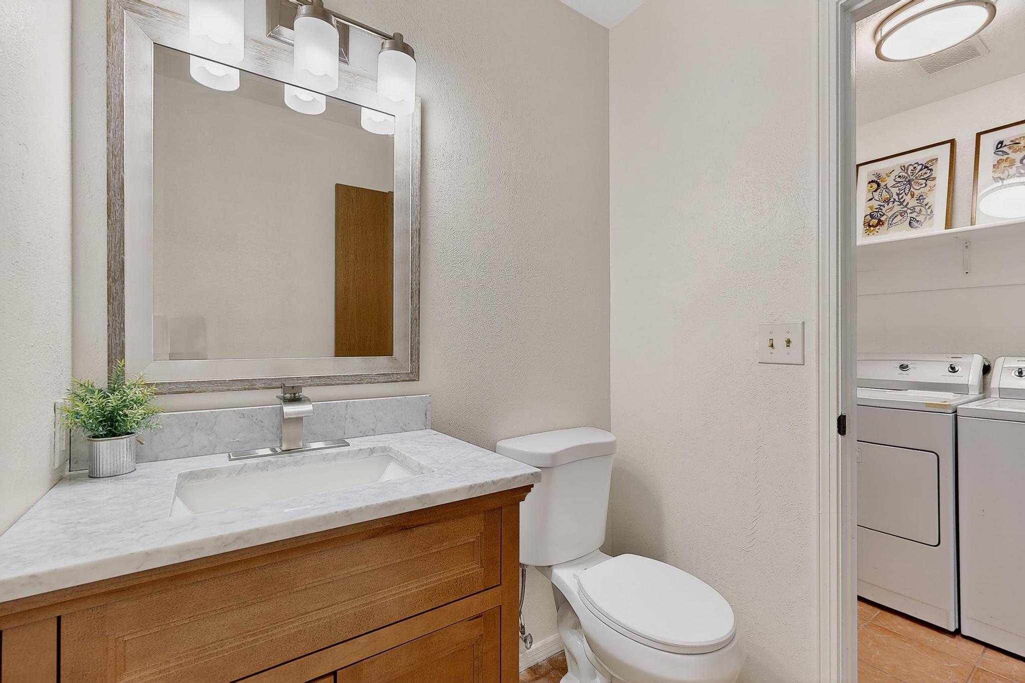 2900 Vista Del Rey NE 1-B