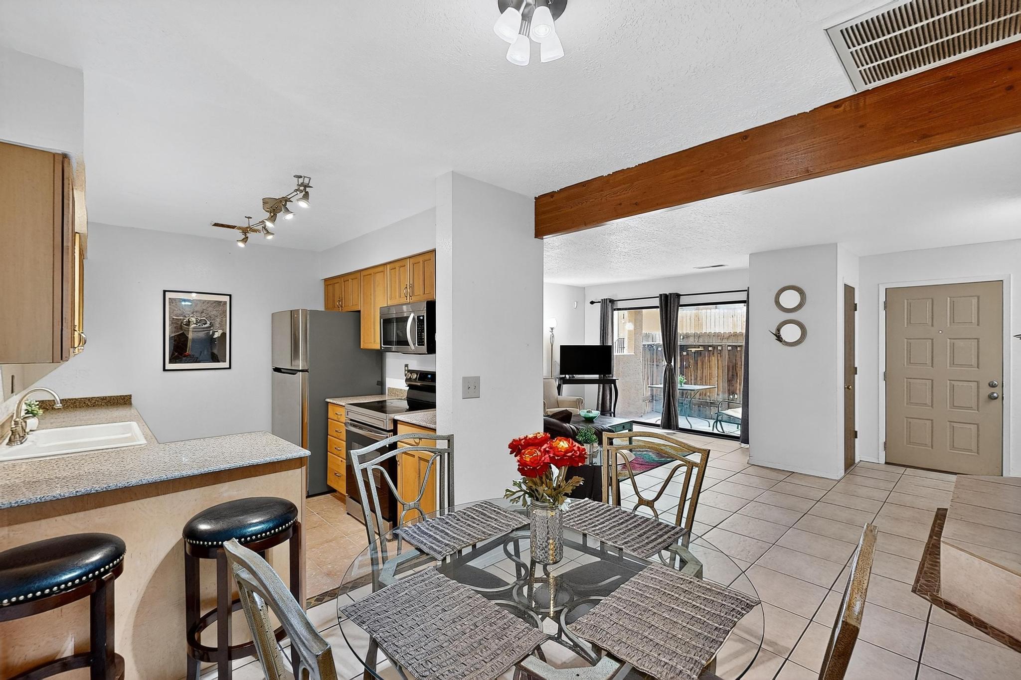 2900 Vista Del Rey NE 1-B