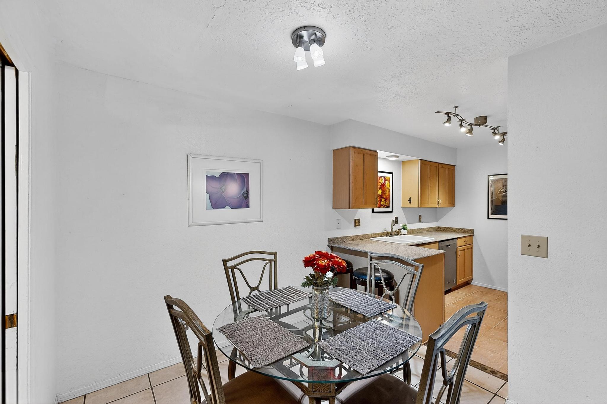 2900 Vista Del Rey NE 1-B