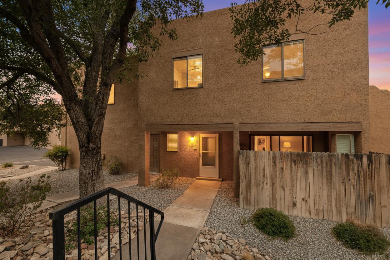 2900 Vista Del Rey NE 1-B