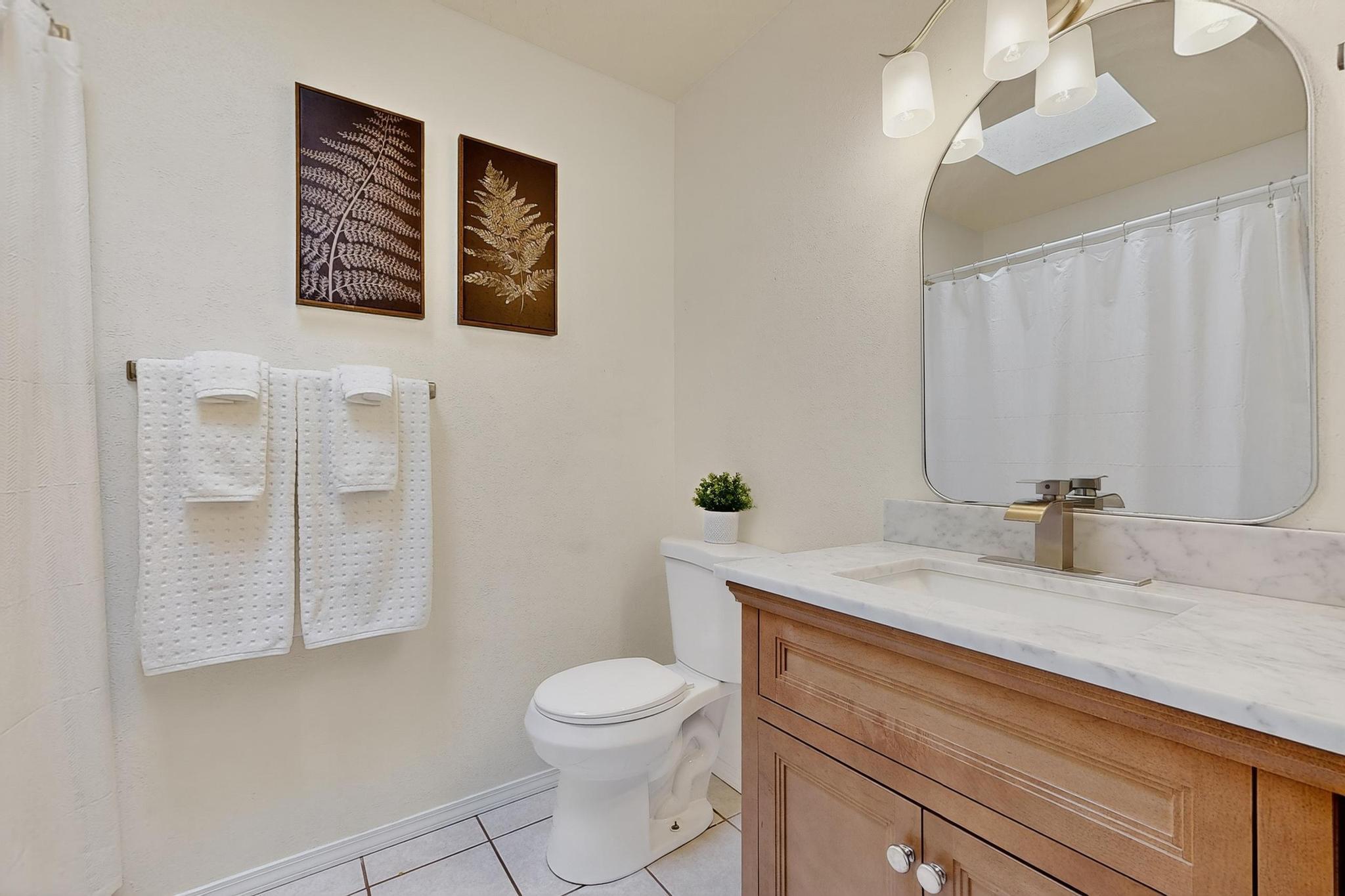 2900 Vista Del Rey NE 1-B