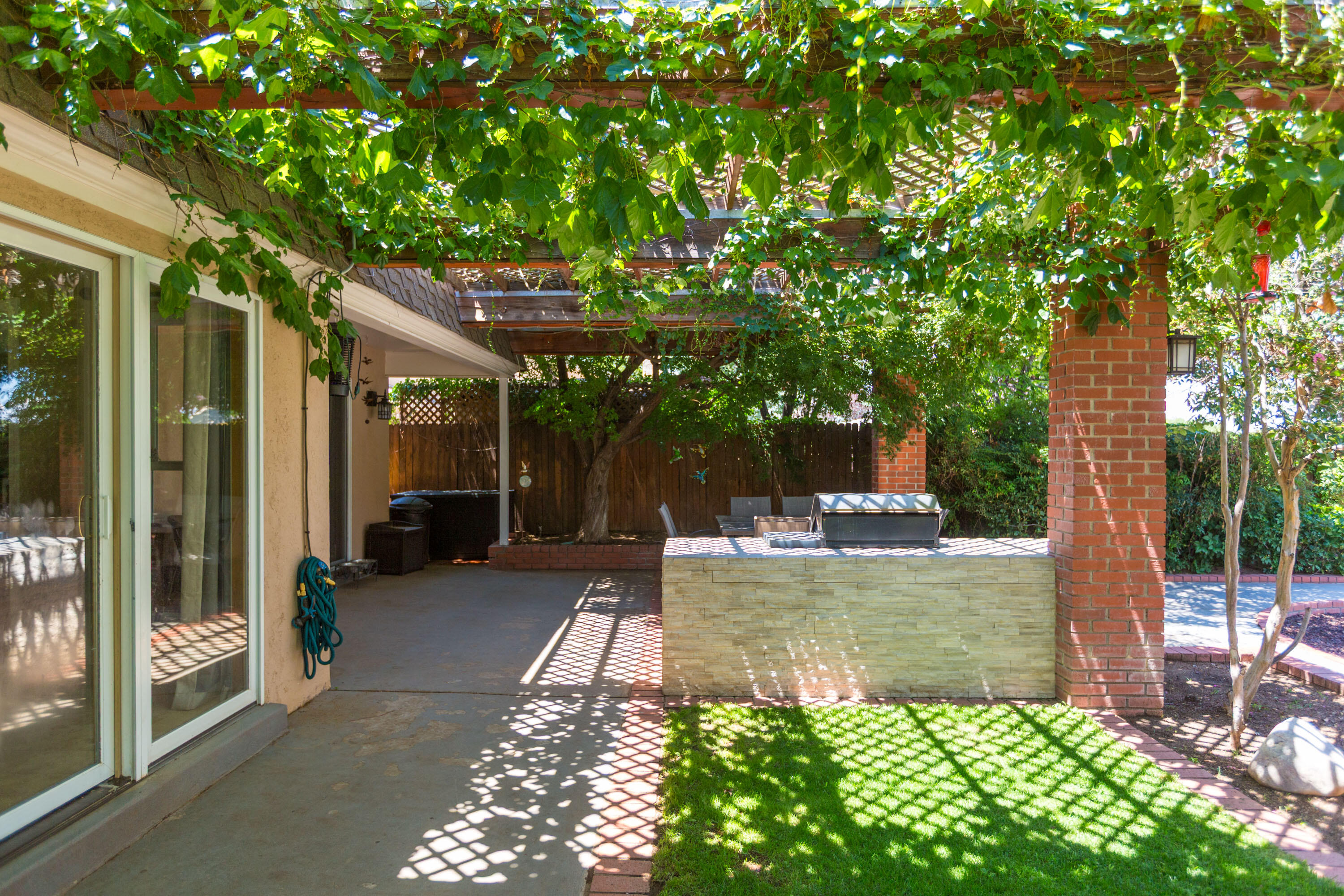 4708 SHERWOOD Street NE