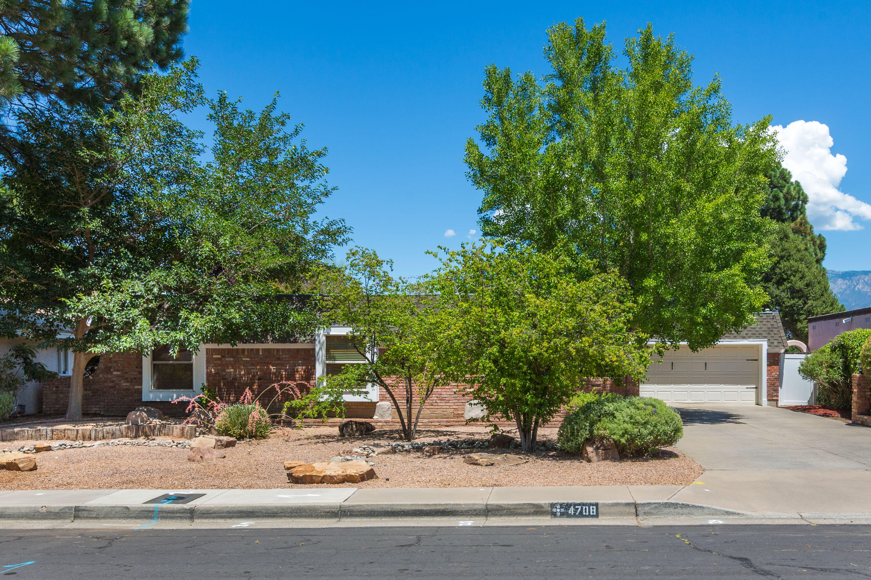 4708 SHERWOOD Street NE