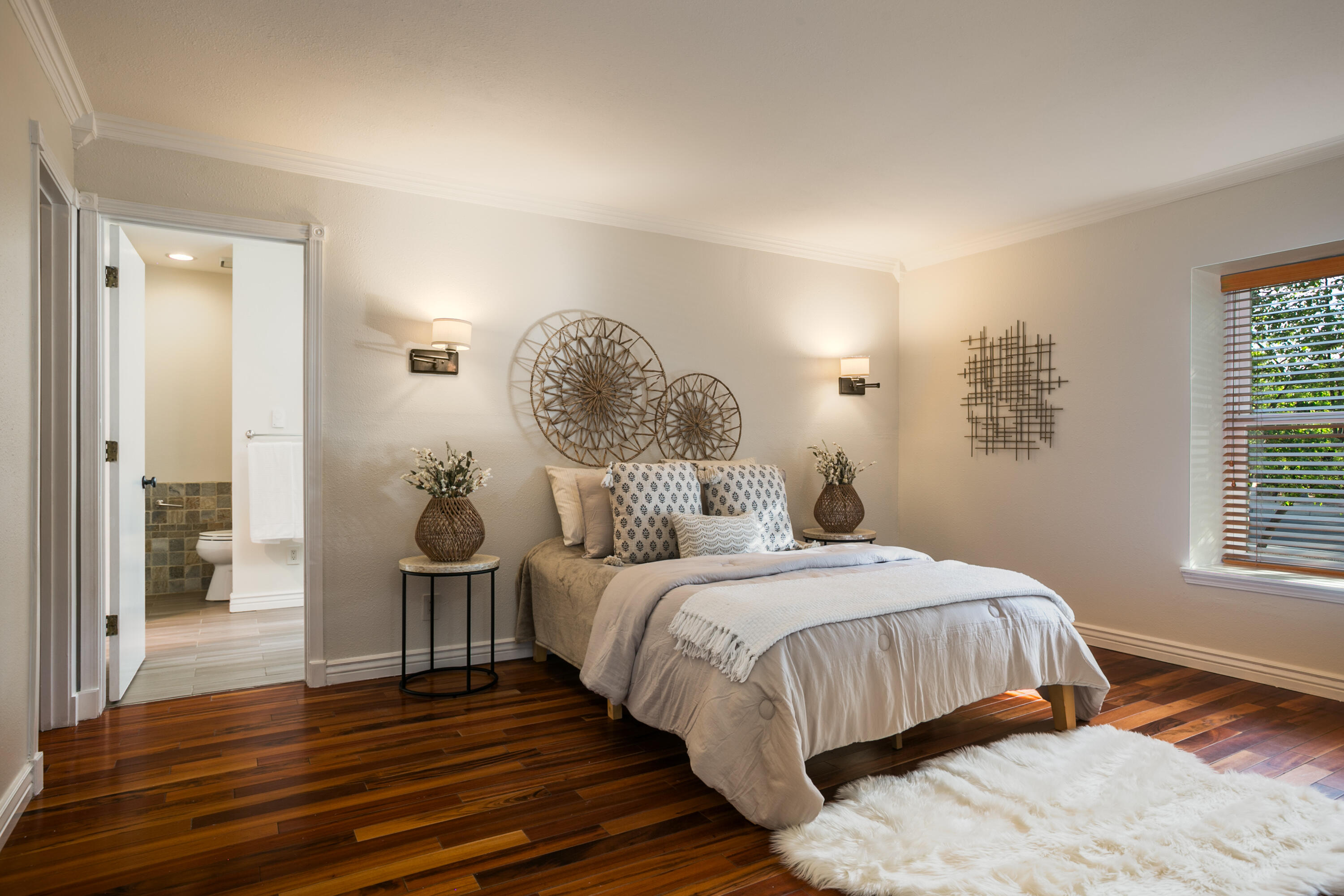 4708 SHERWOOD Street NE