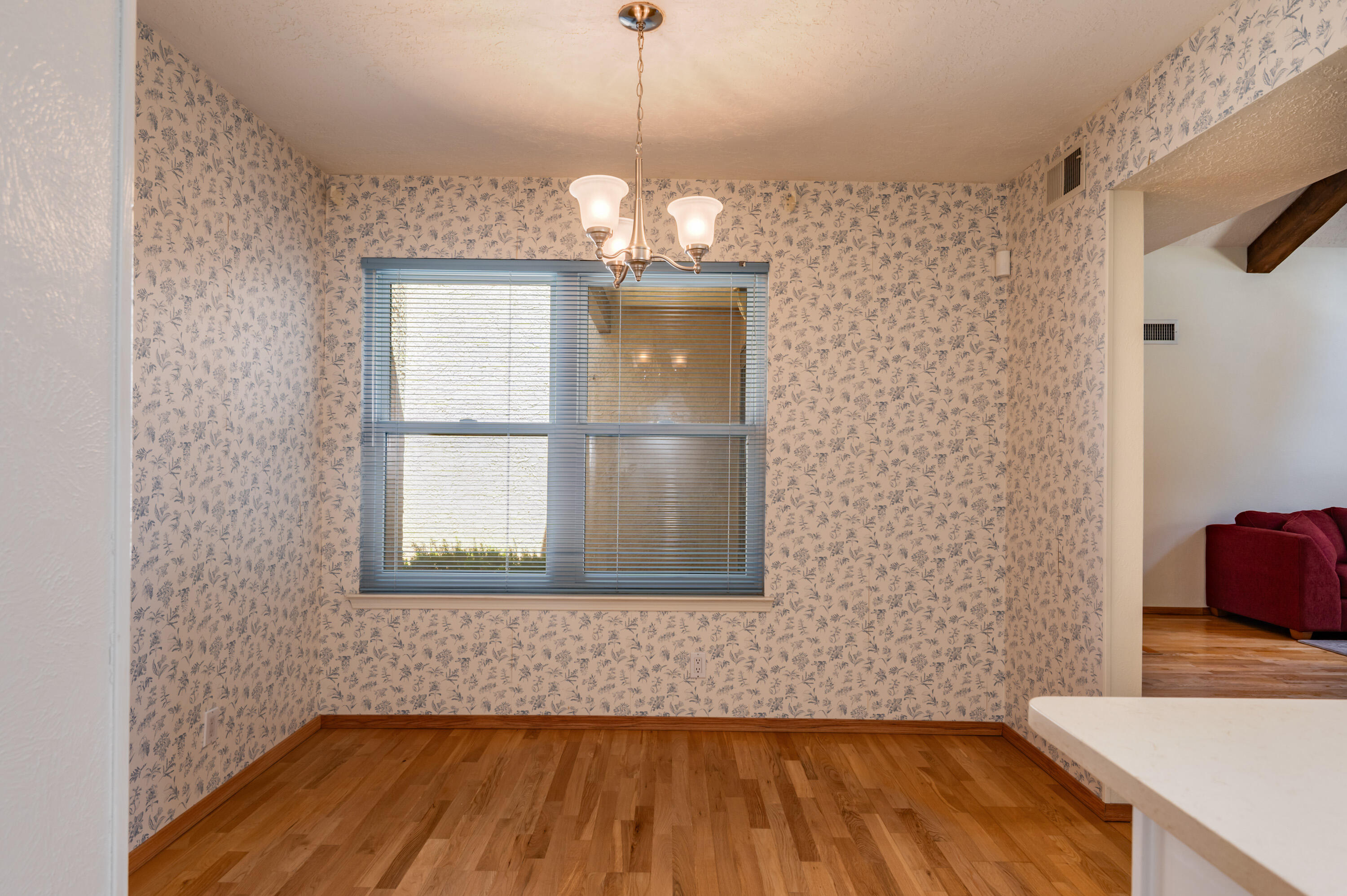 5504 COMPADRE Court NE