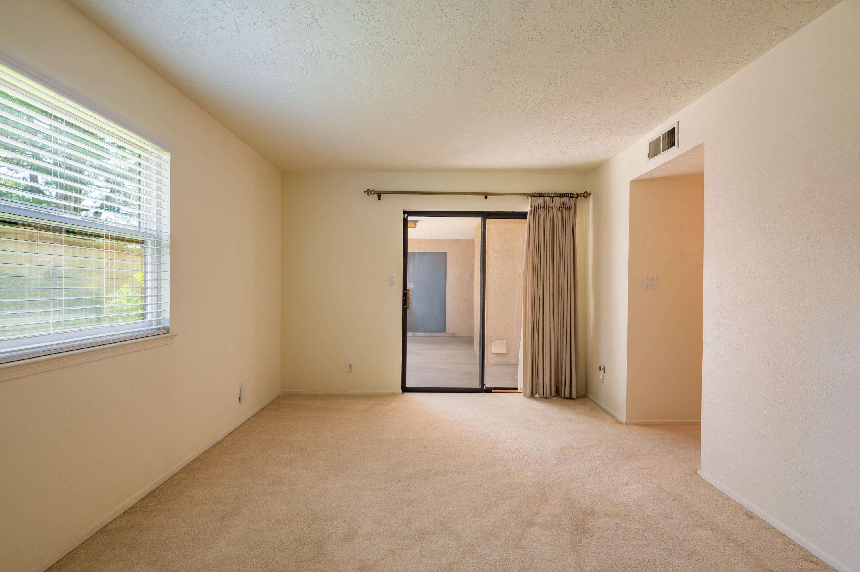 5504 COMPADRE Court NE