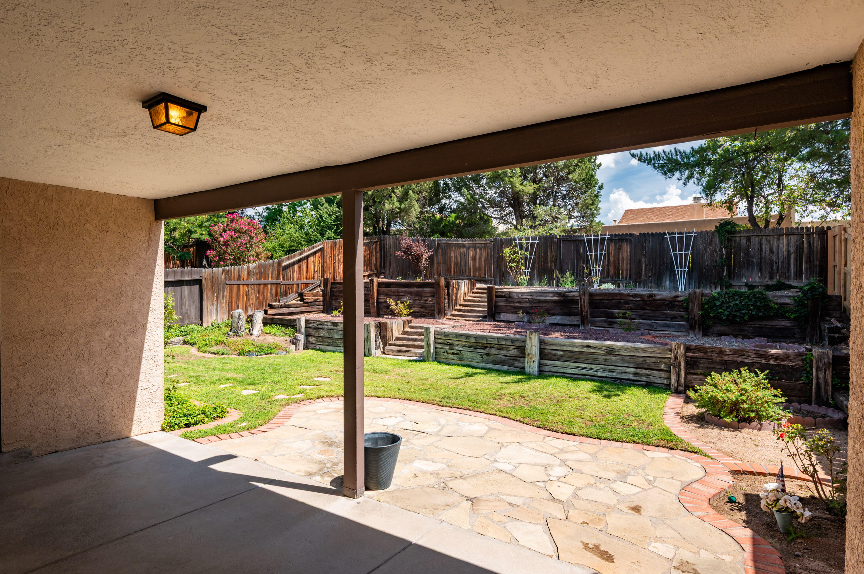 5504 COMPADRE Court NE