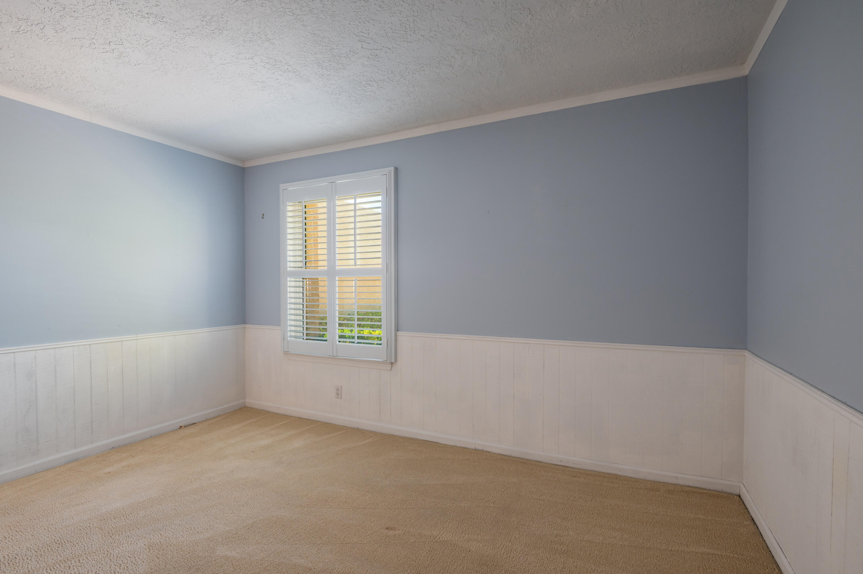 5504 COMPADRE Court NE