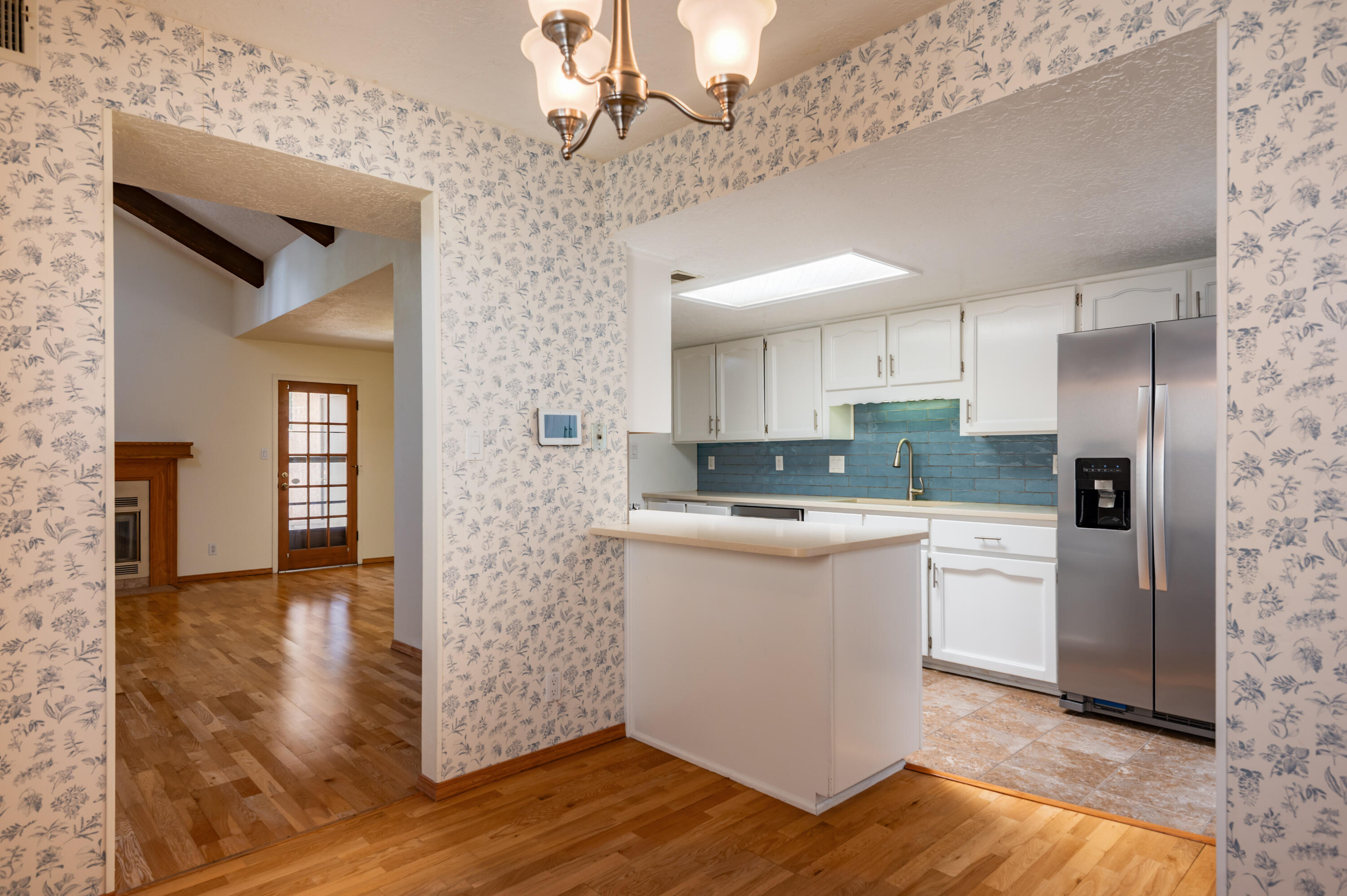 5504 COMPADRE Court NE