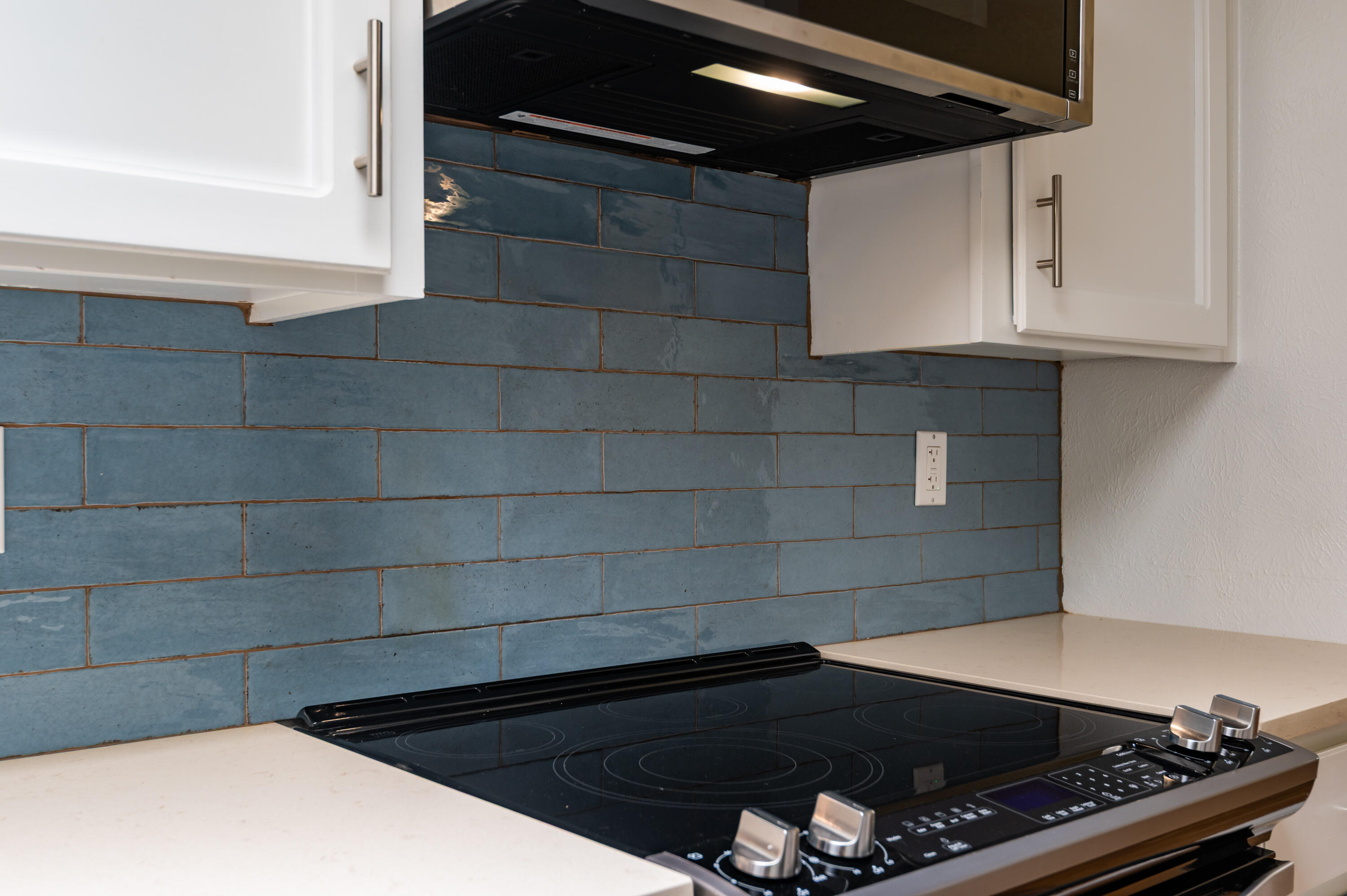 5504 COMPADRE Court NE