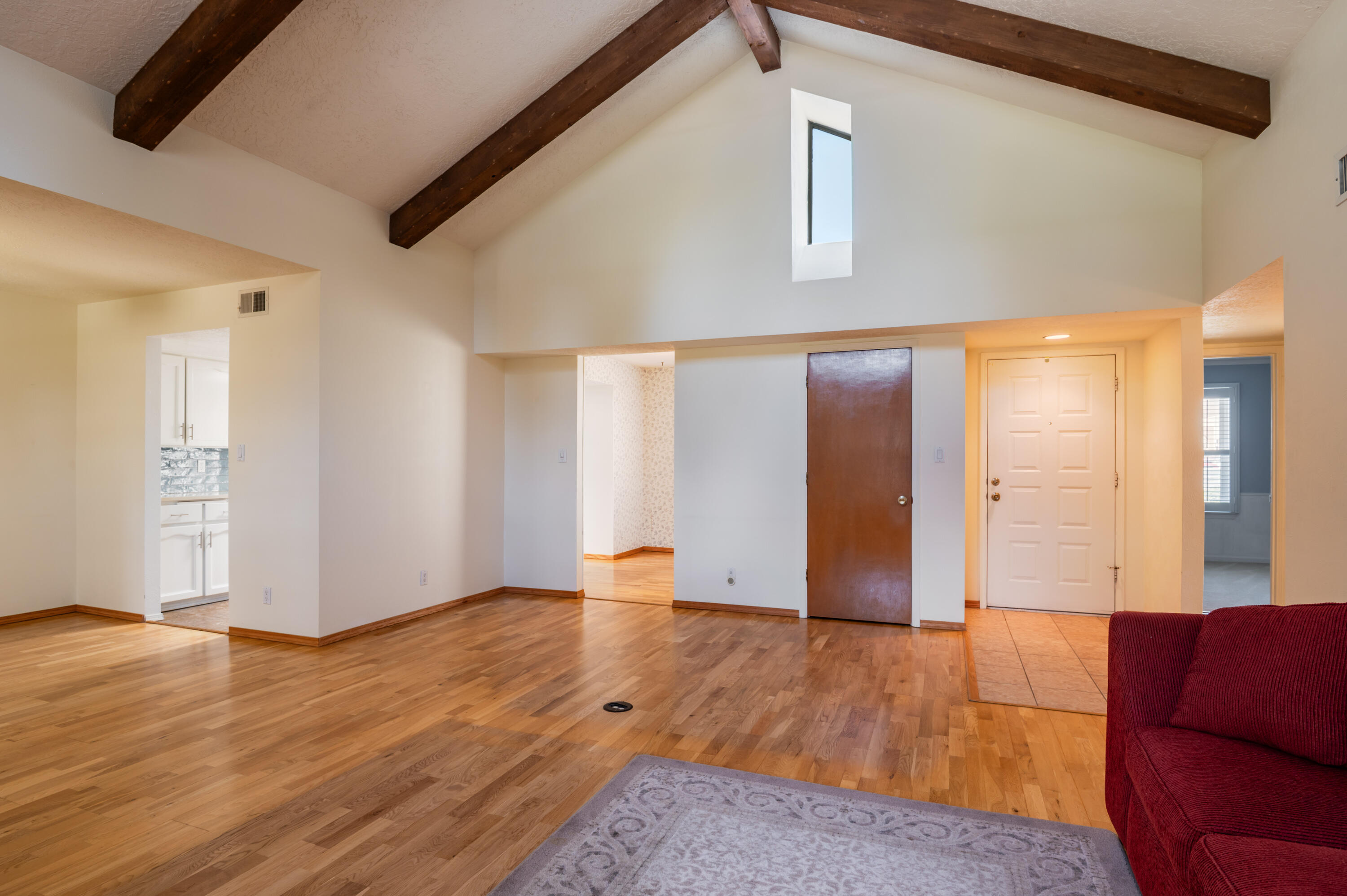 5504 COMPADRE Court NE