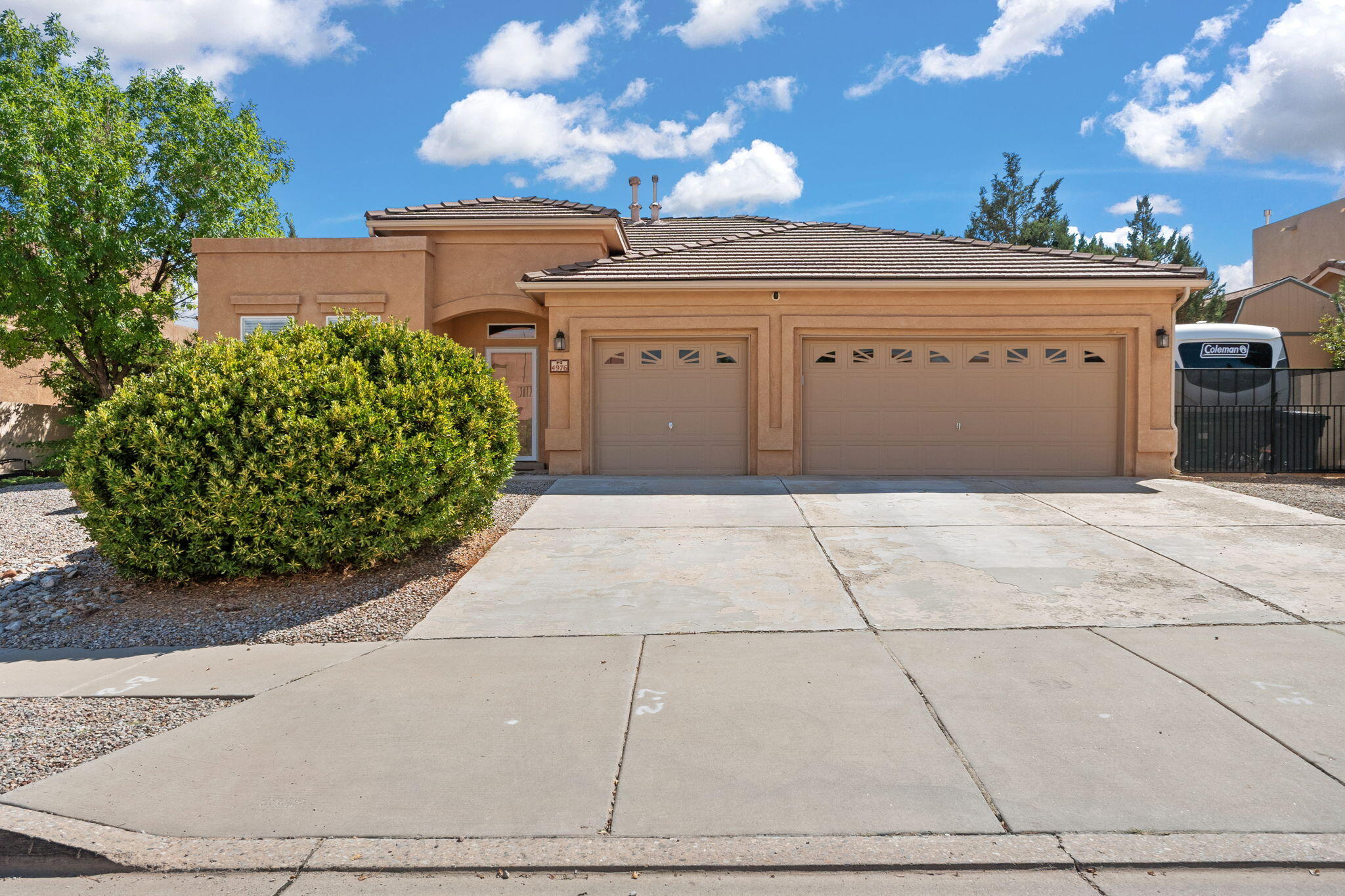 4976 NIGHT HAWK Drive NE