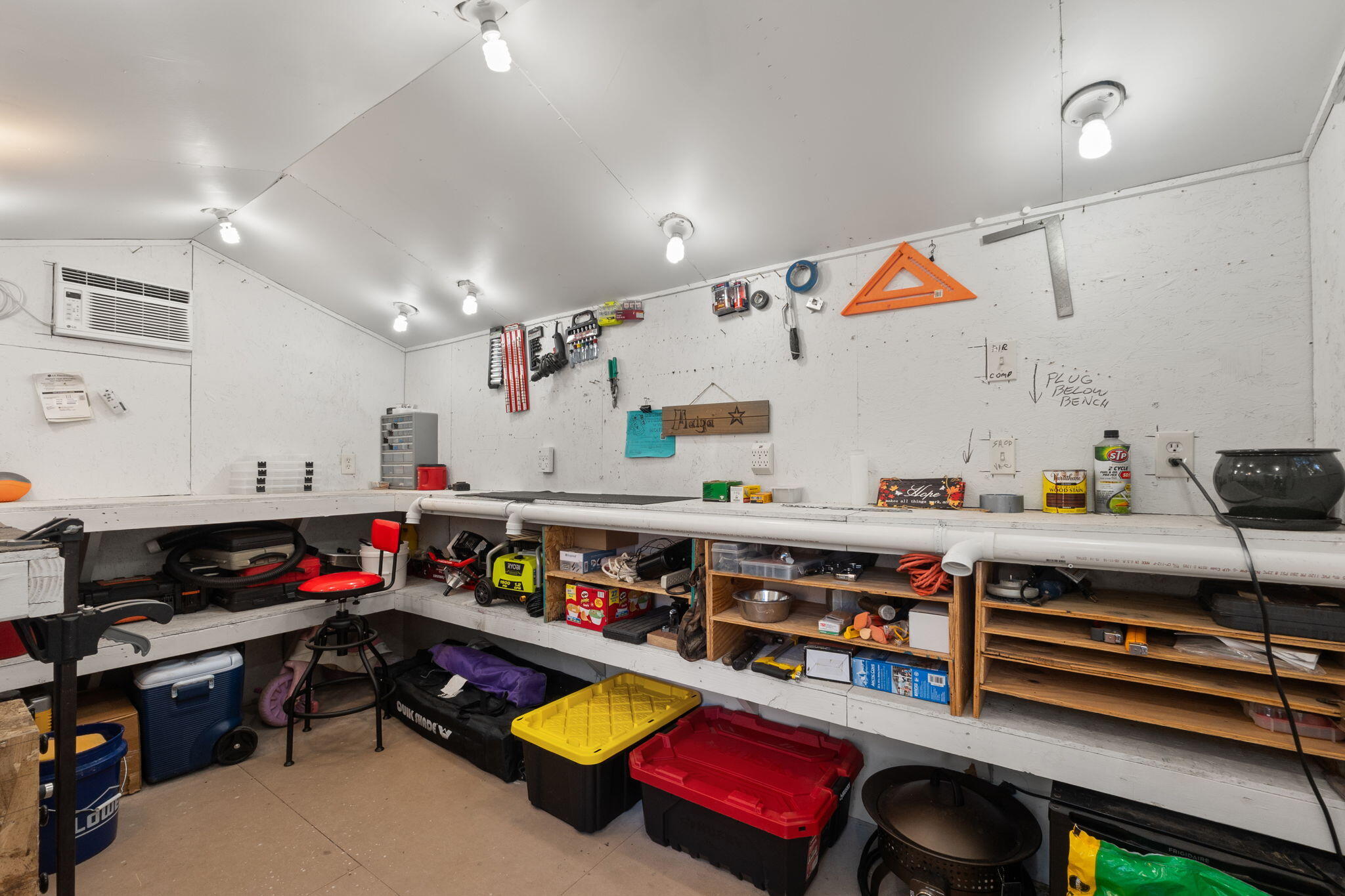 4976 NIGHT HAWK Drive NE