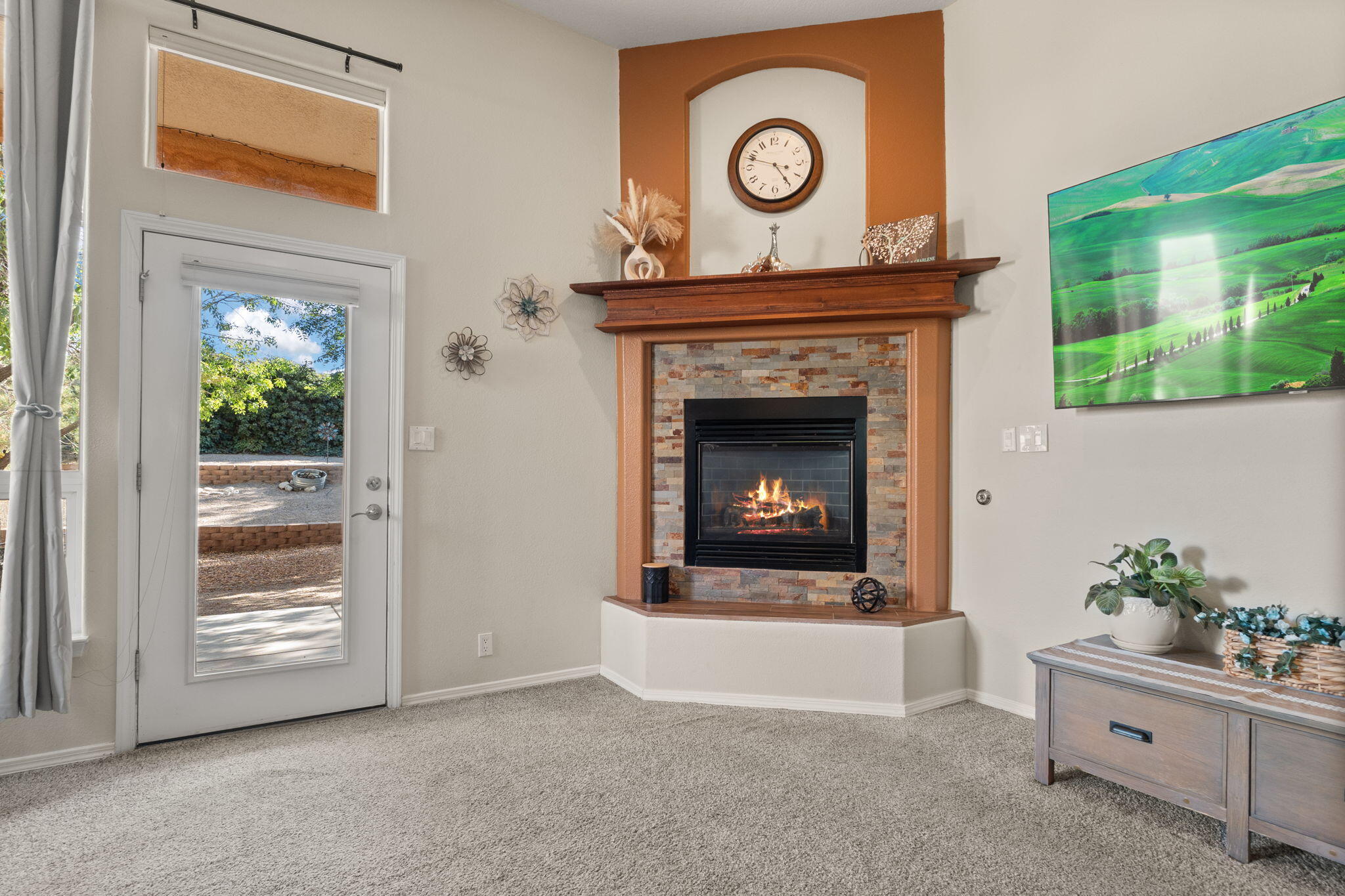 4976 NIGHT HAWK Drive NE