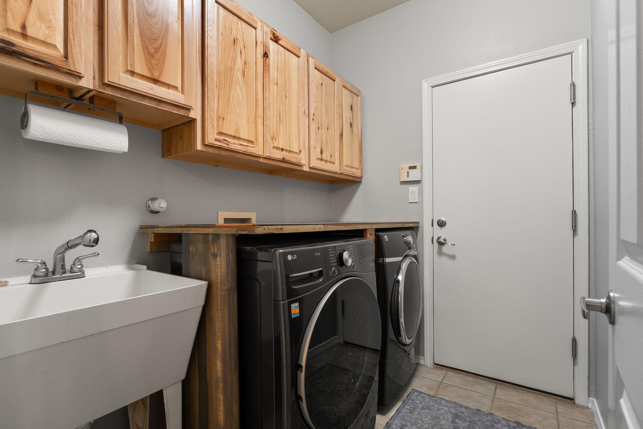 4976 NIGHT HAWK Drive NE