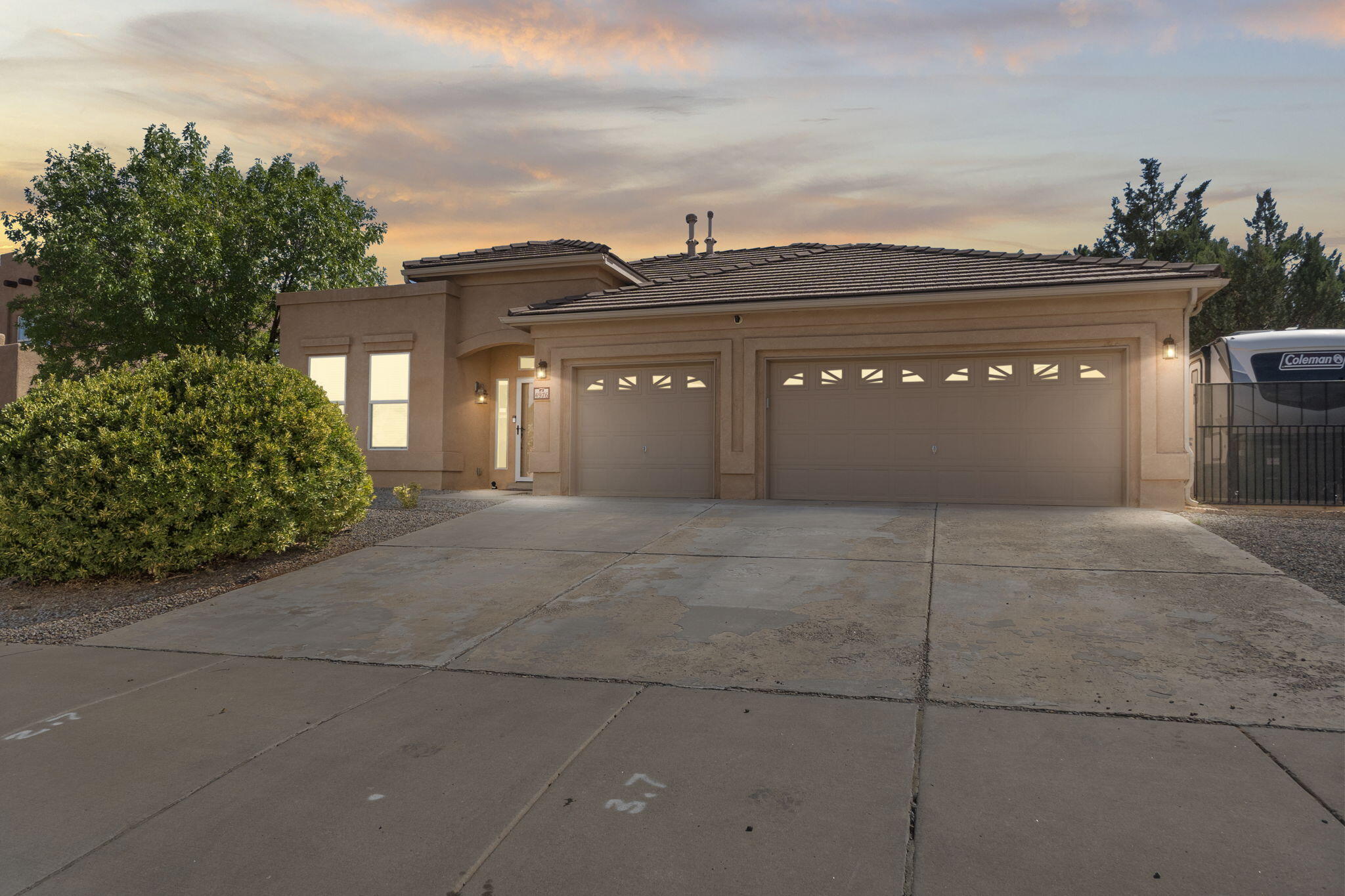 4976 NIGHT HAWK Drive NE