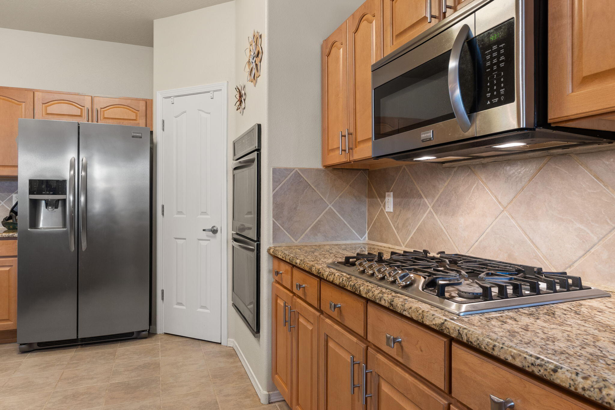 4976 NIGHT HAWK Drive NE