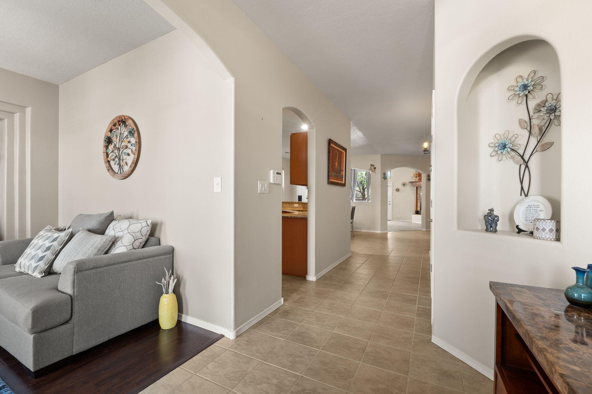 4976 NIGHT HAWK Drive NE