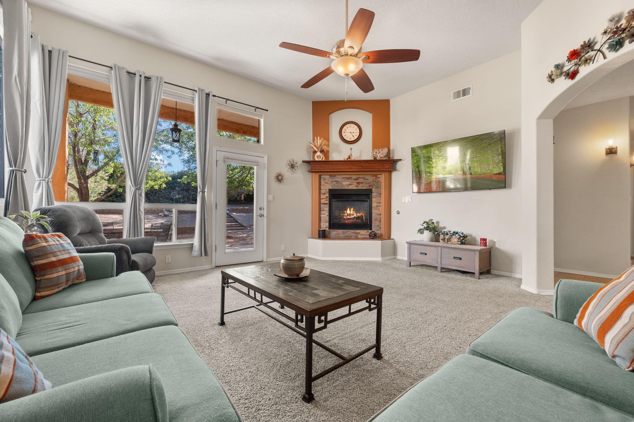 4976 NIGHT HAWK Drive NE