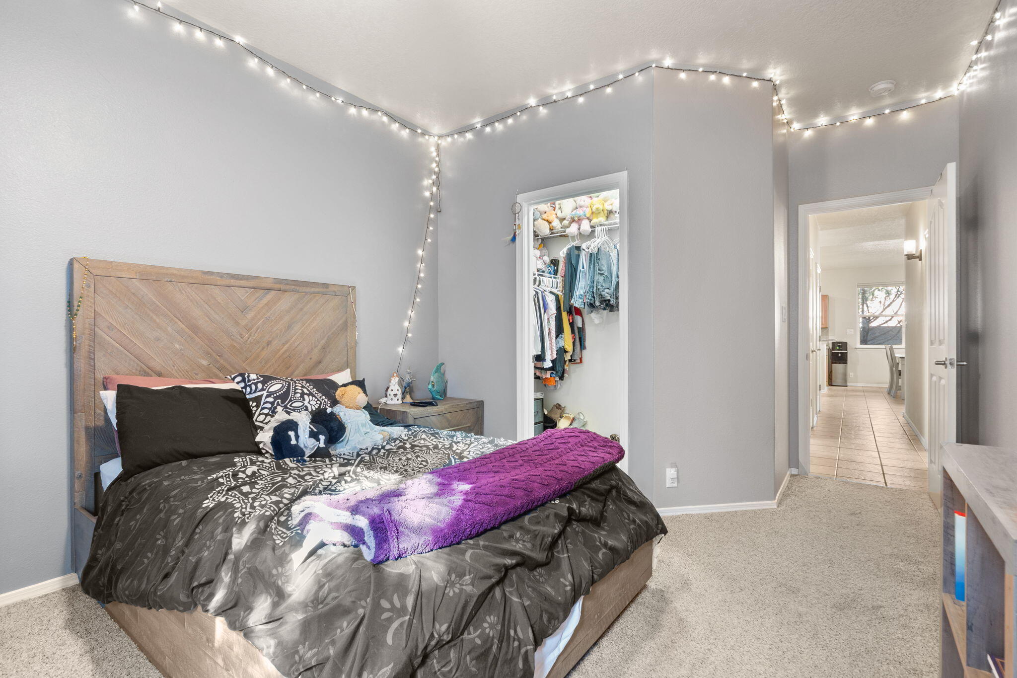 4976 NIGHT HAWK Drive NE