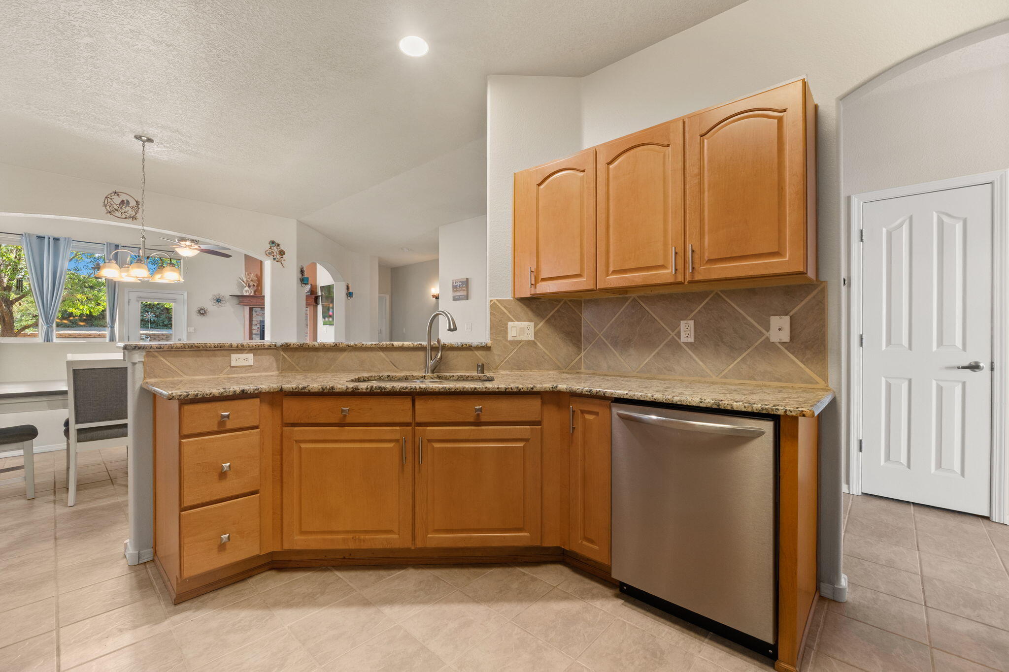 4976 NIGHT HAWK Drive NE