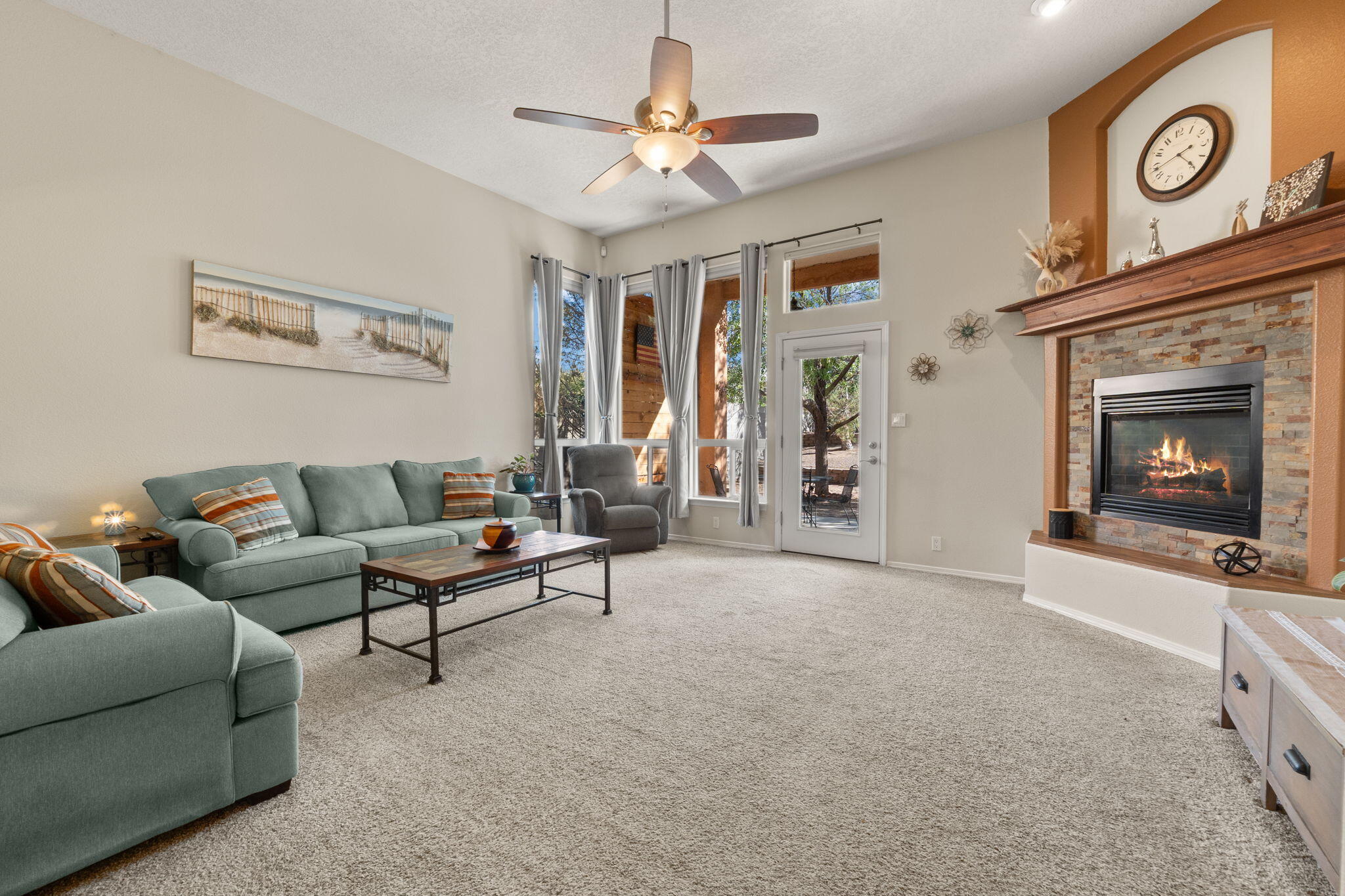 4976 NIGHT HAWK Drive NE