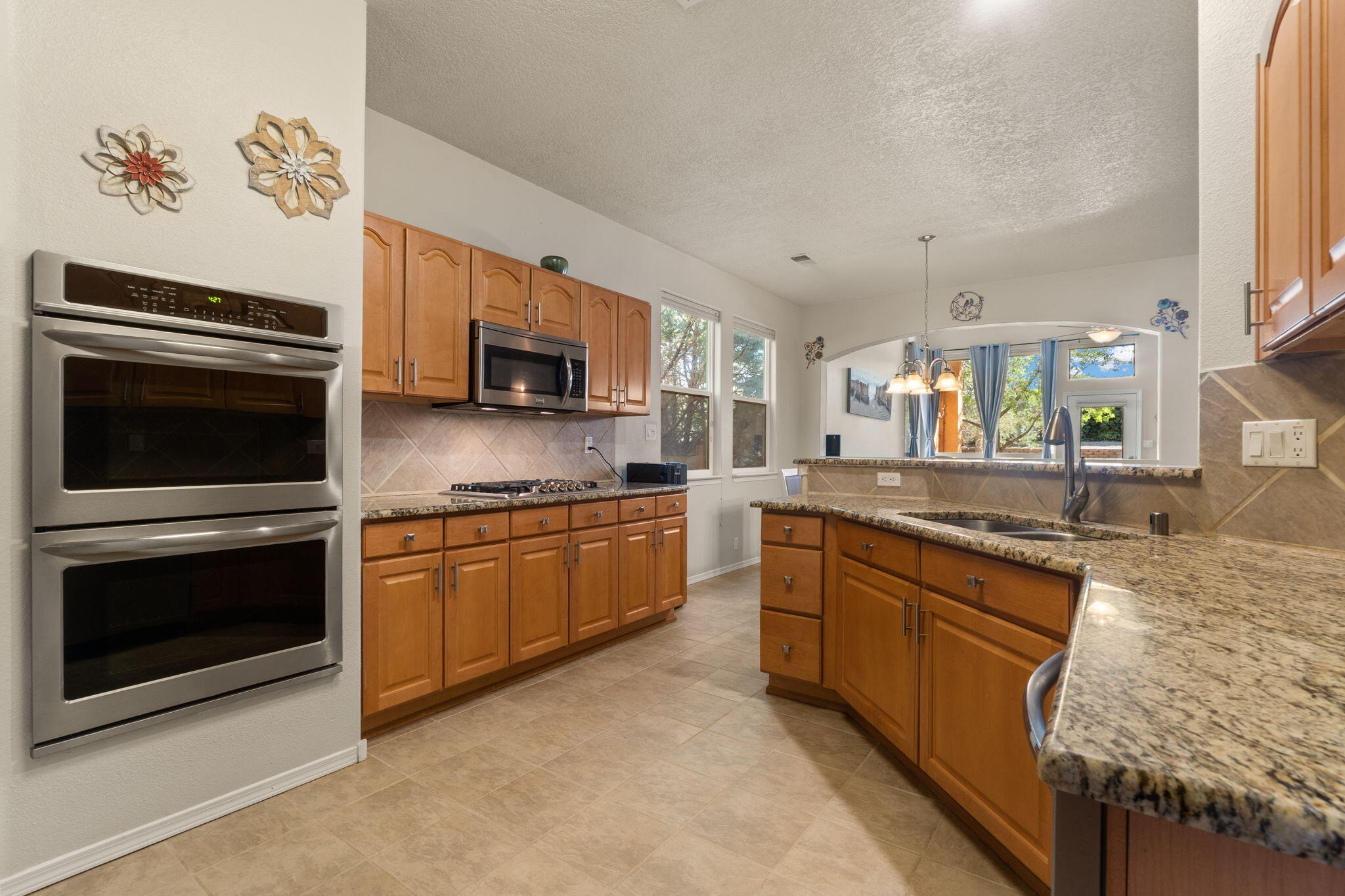 4976 NIGHT HAWK Drive NE