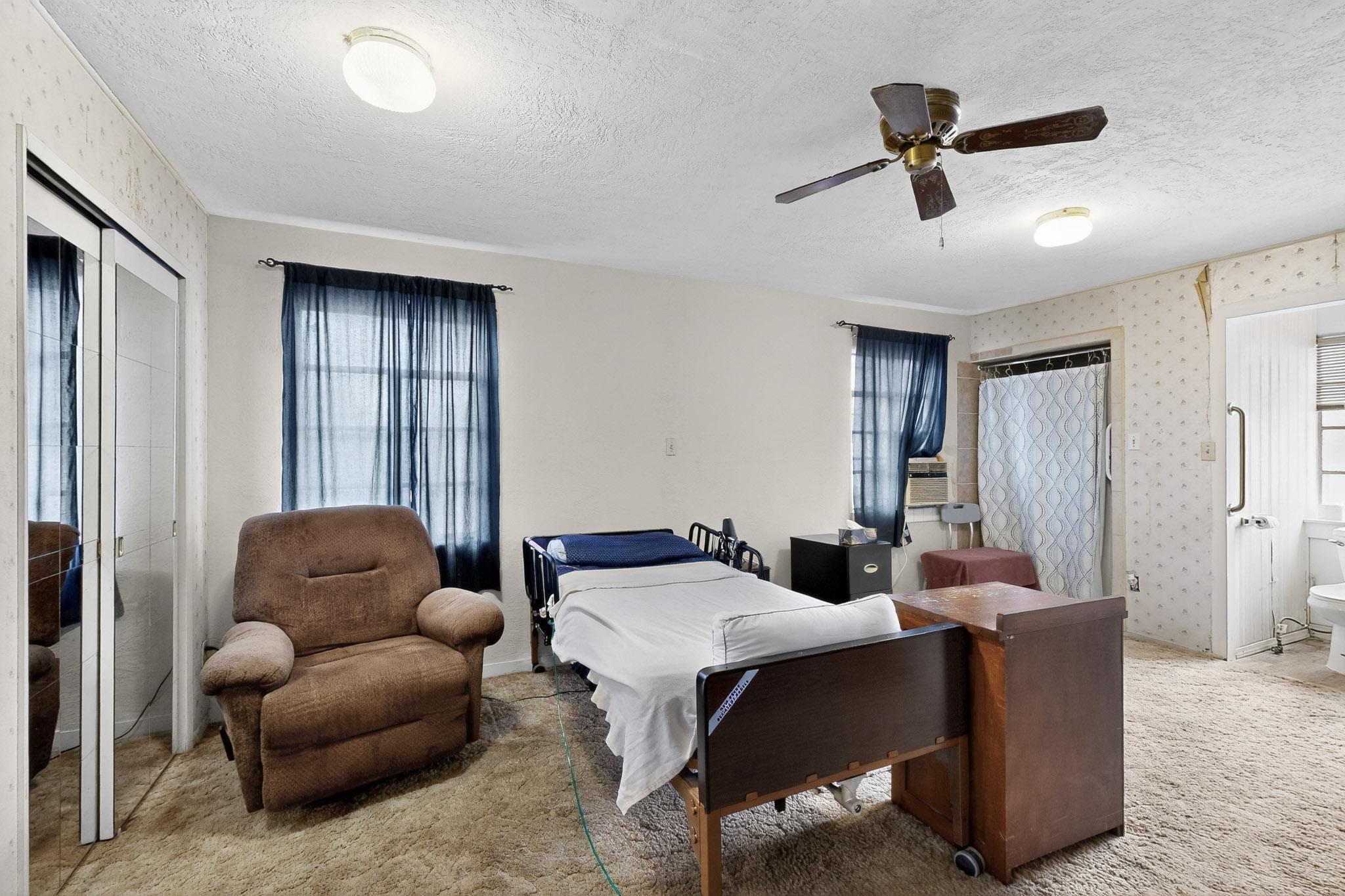 601 PALOMAS Drive SE