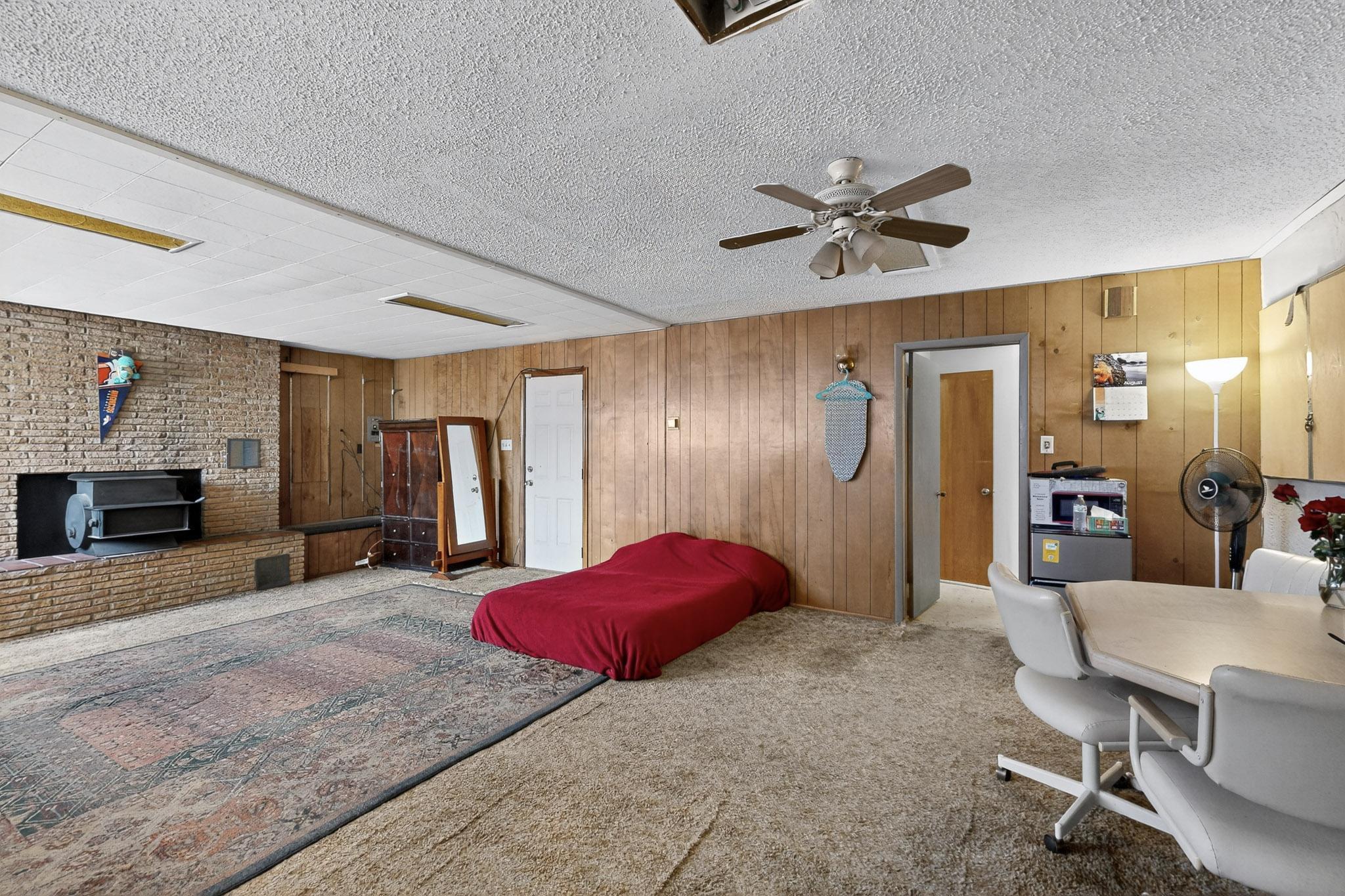 601 PALOMAS Drive SE