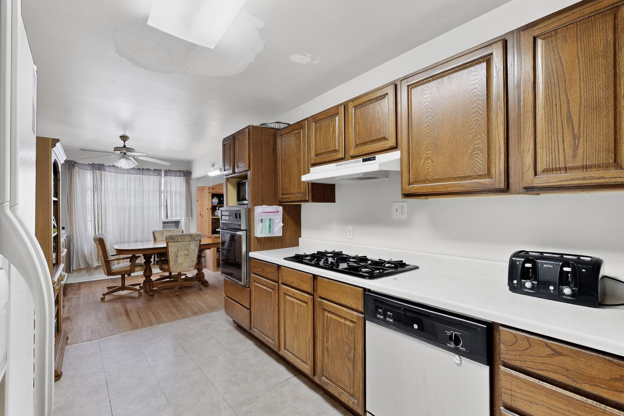 601 PALOMAS Drive SE