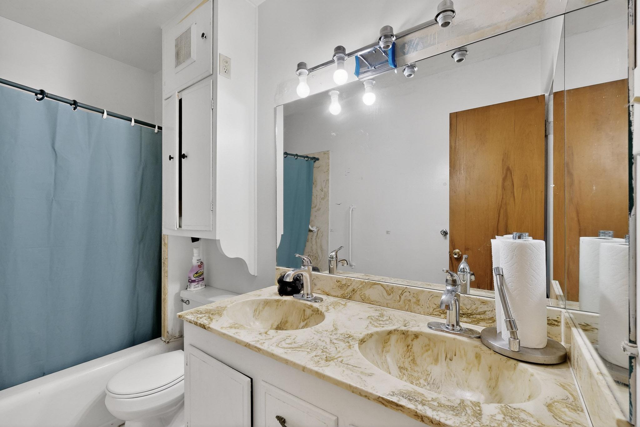 601 PALOMAS Drive SE