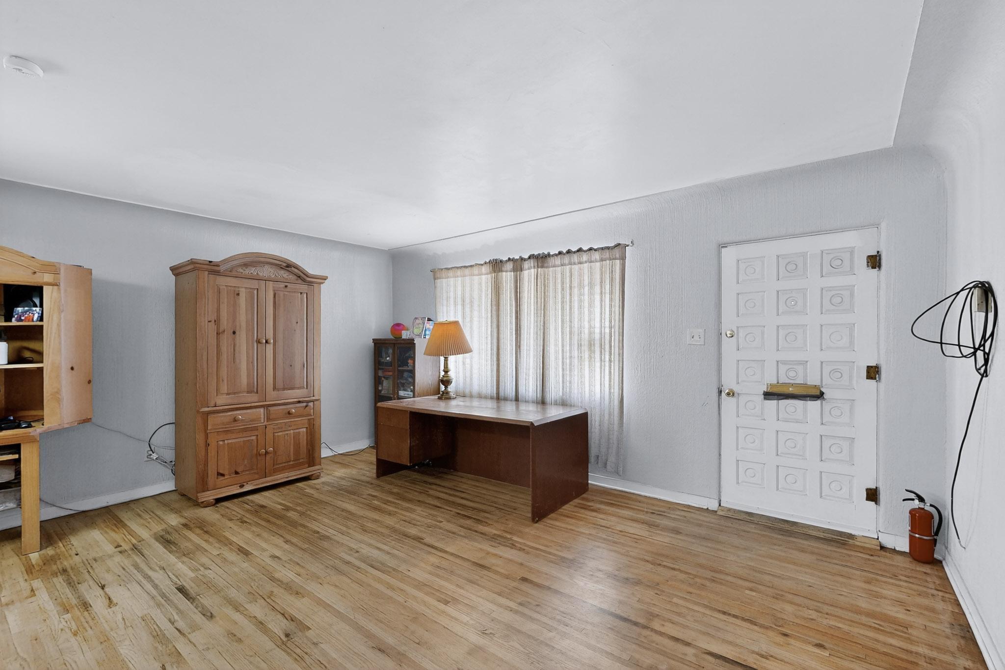 601 PALOMAS Drive SE