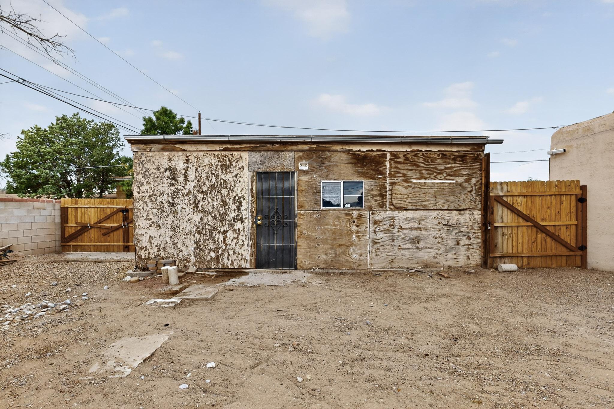 601 PALOMAS Drive SE