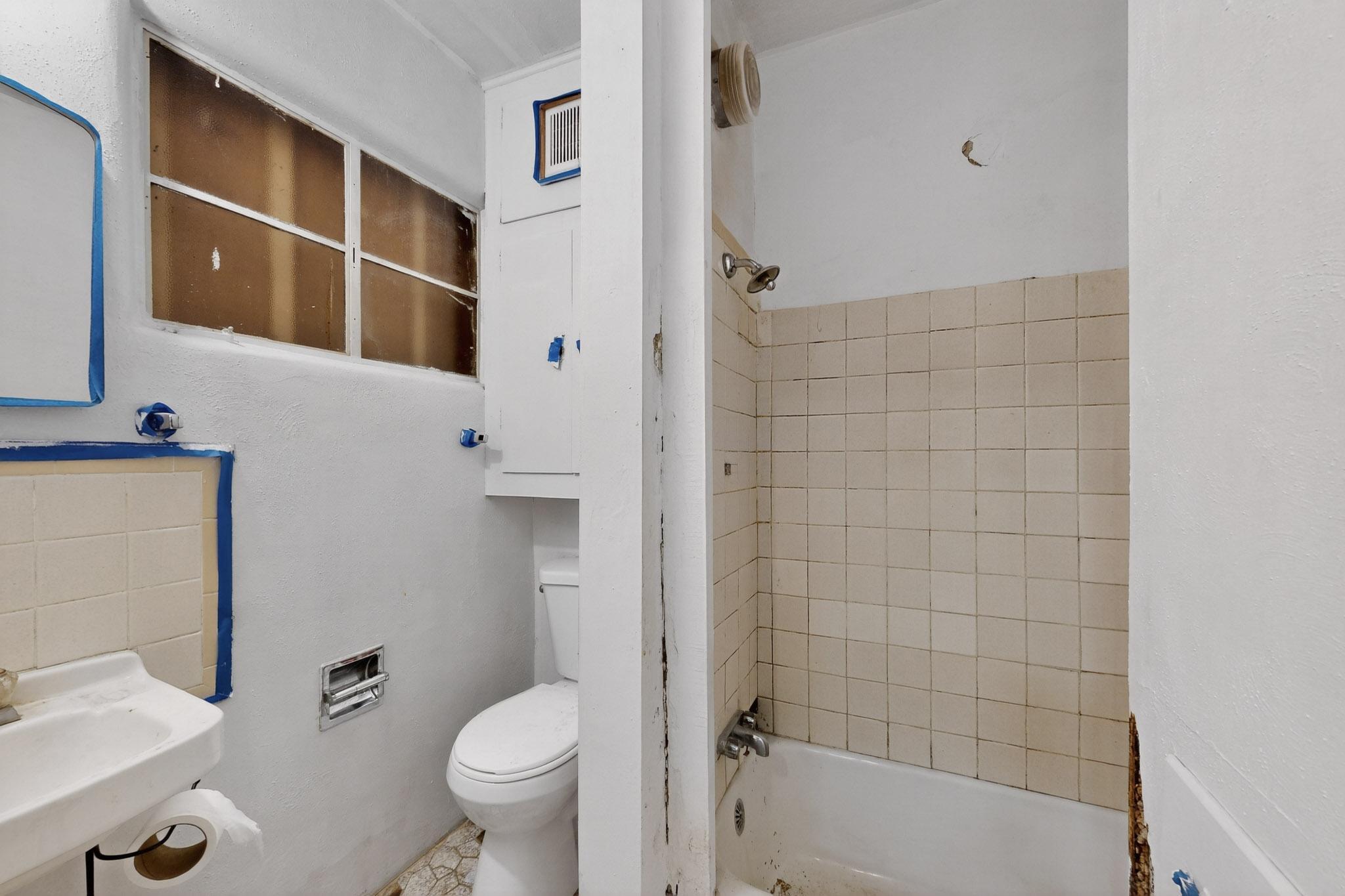 601 PALOMAS Drive SE