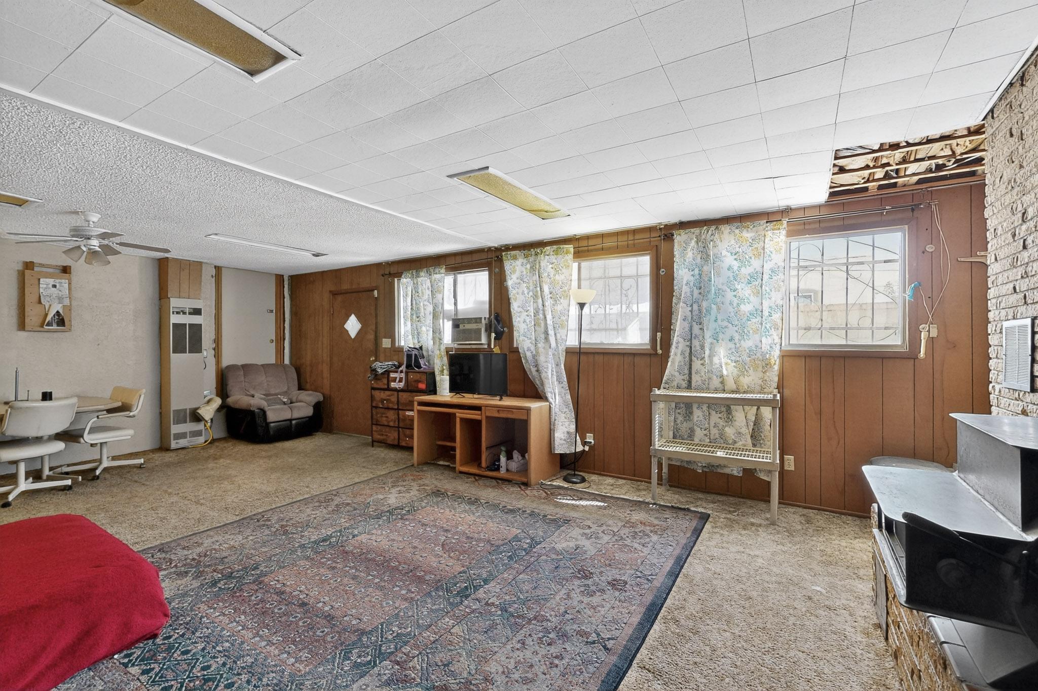 601 PALOMAS Drive SE