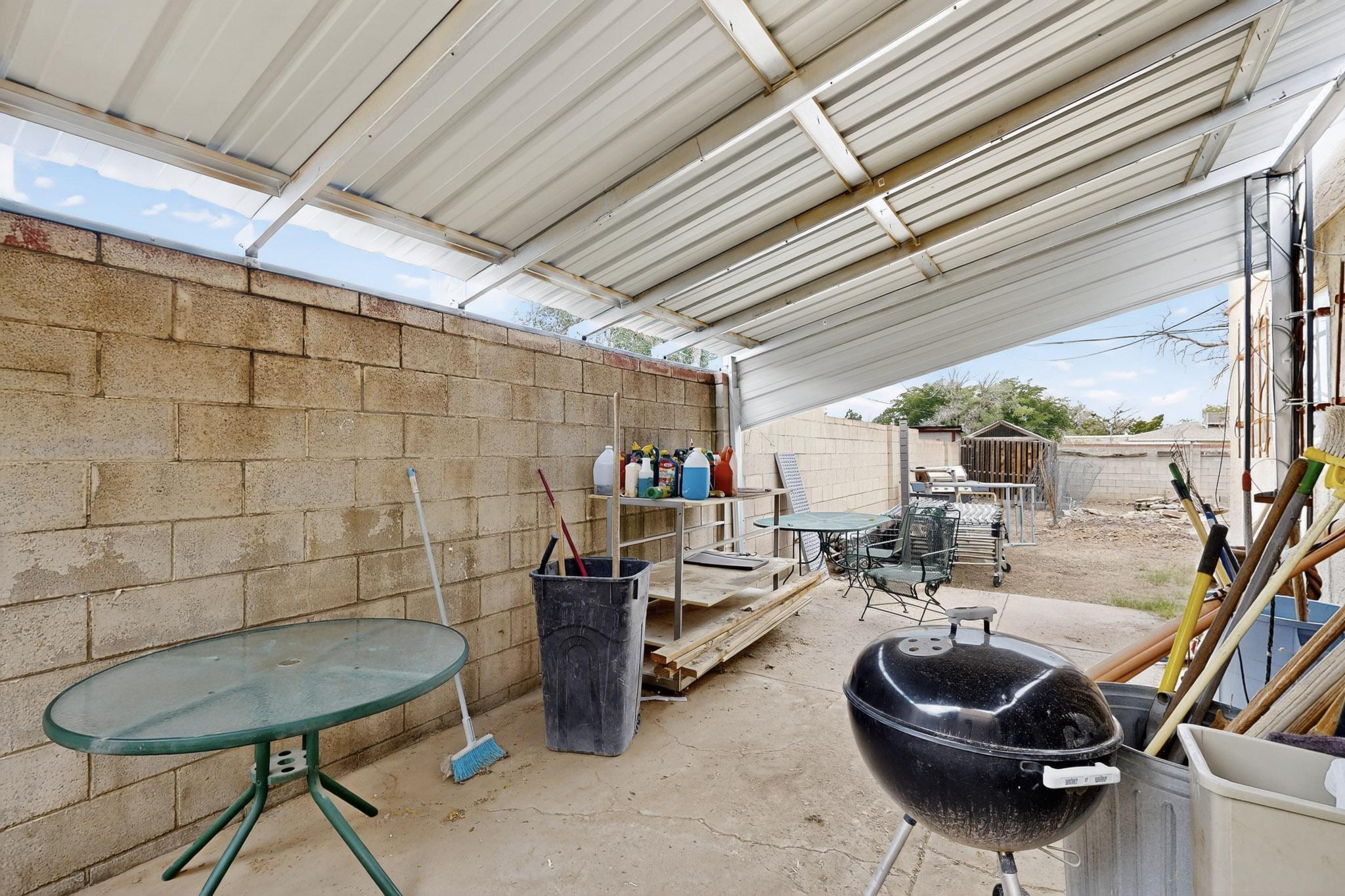 601 PALOMAS Drive SE