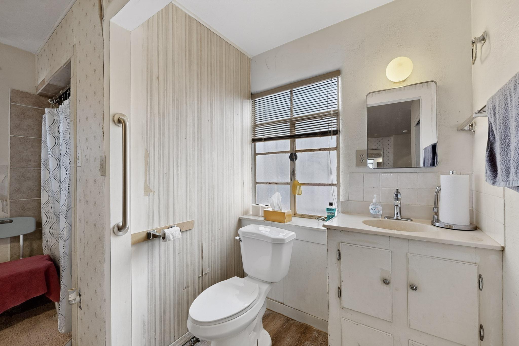 601 PALOMAS Drive SE