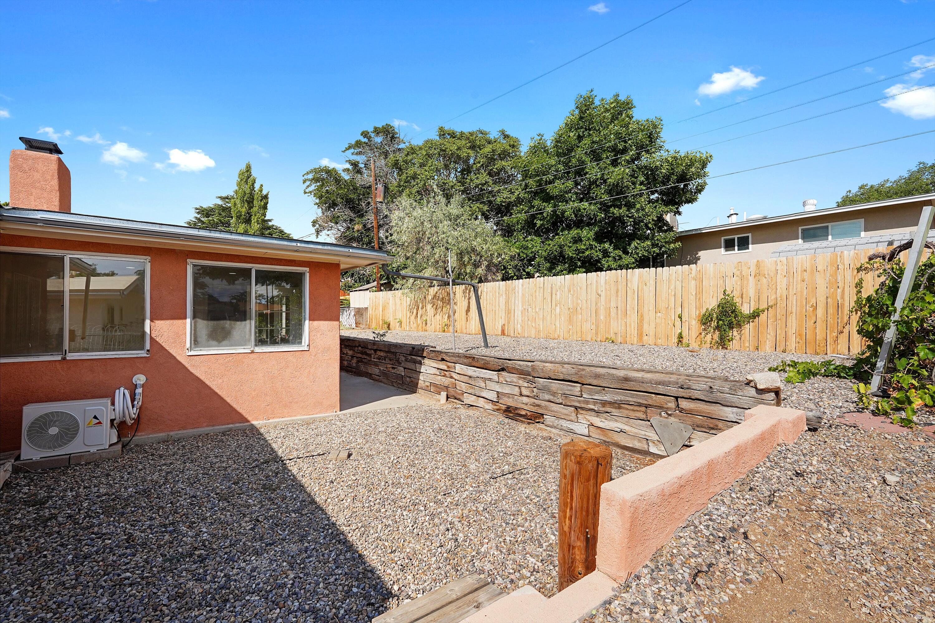 1812 Sandler Court NE