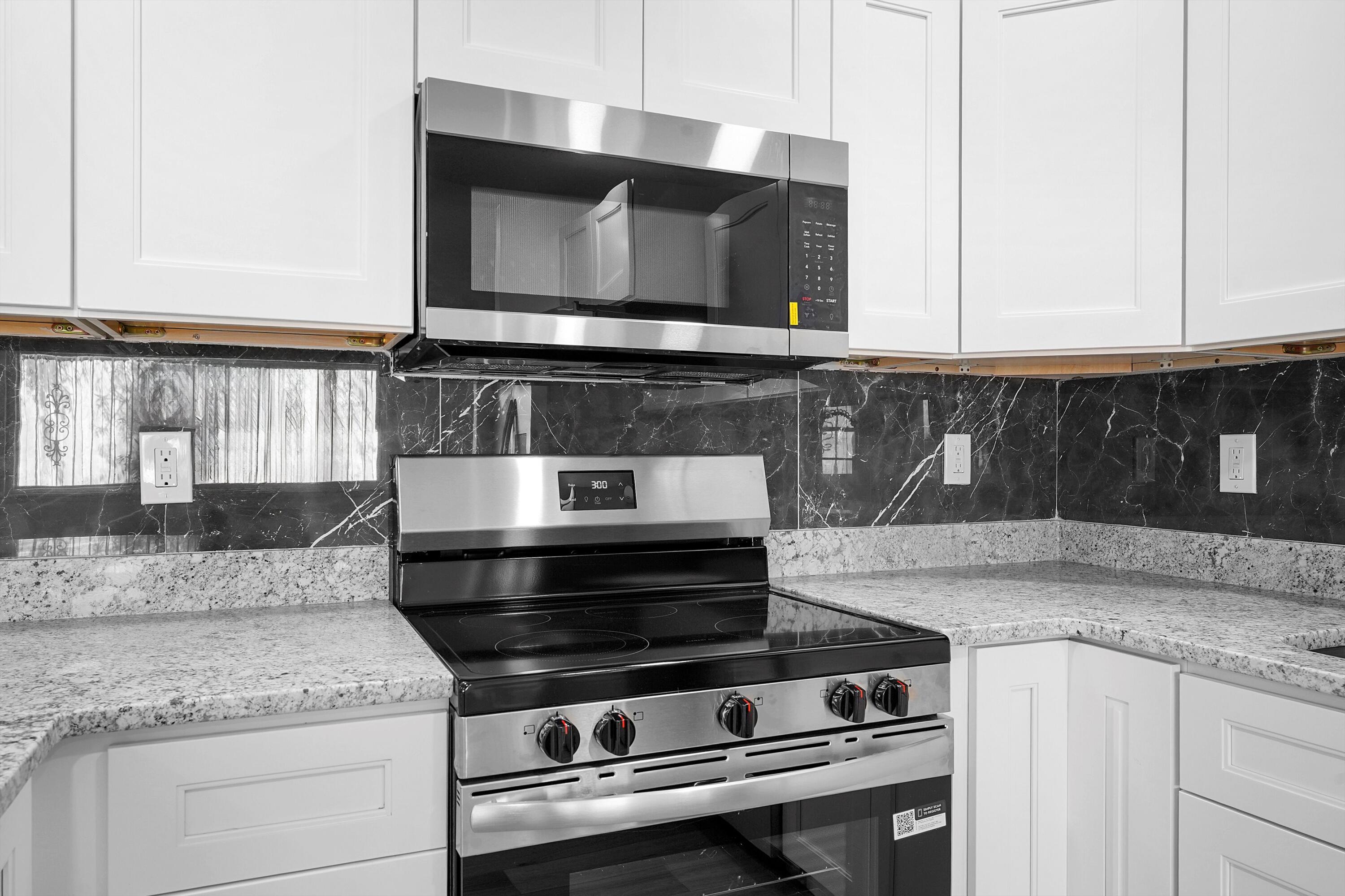 1812 Sandler Court NE