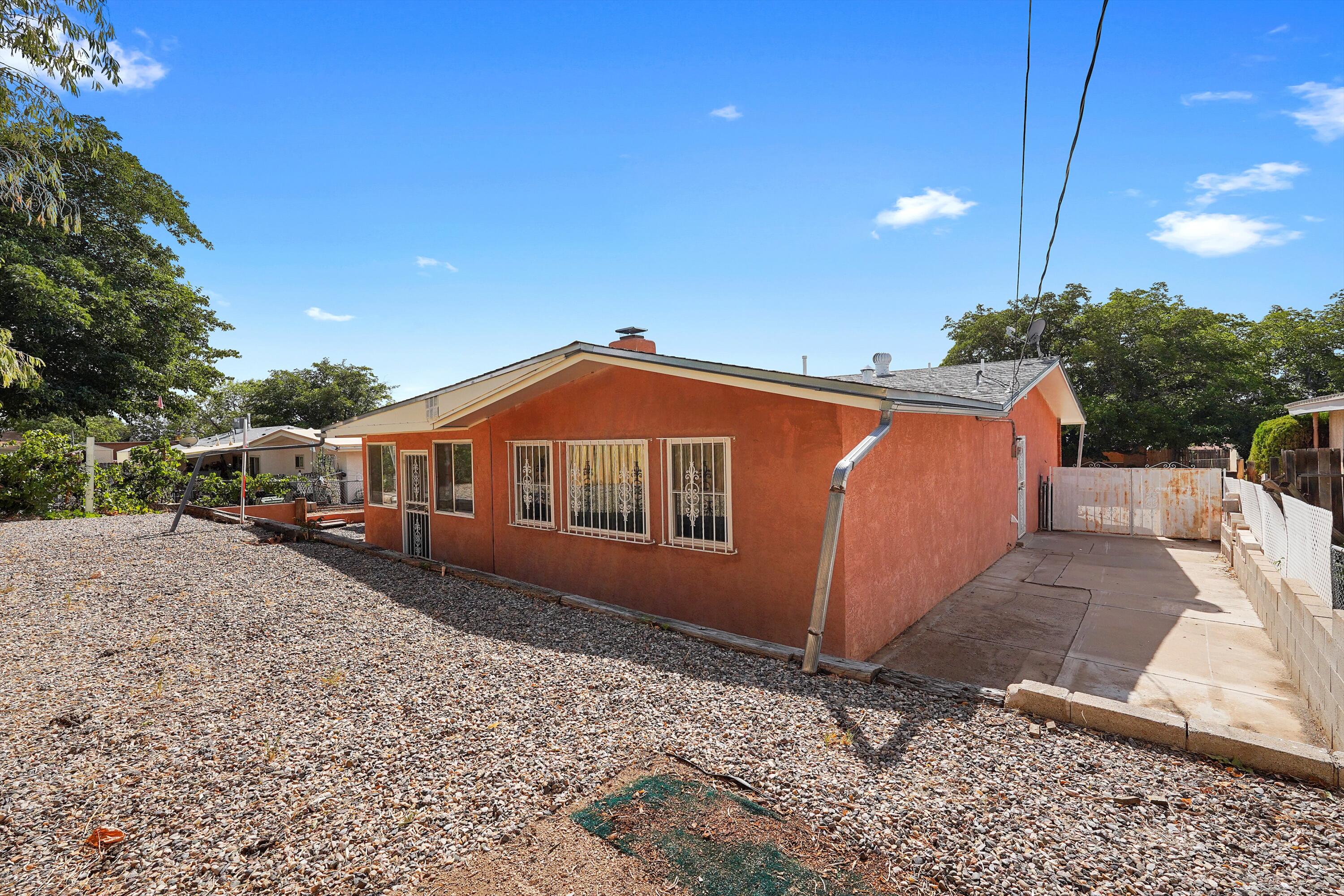 1812 Sandler Court NE