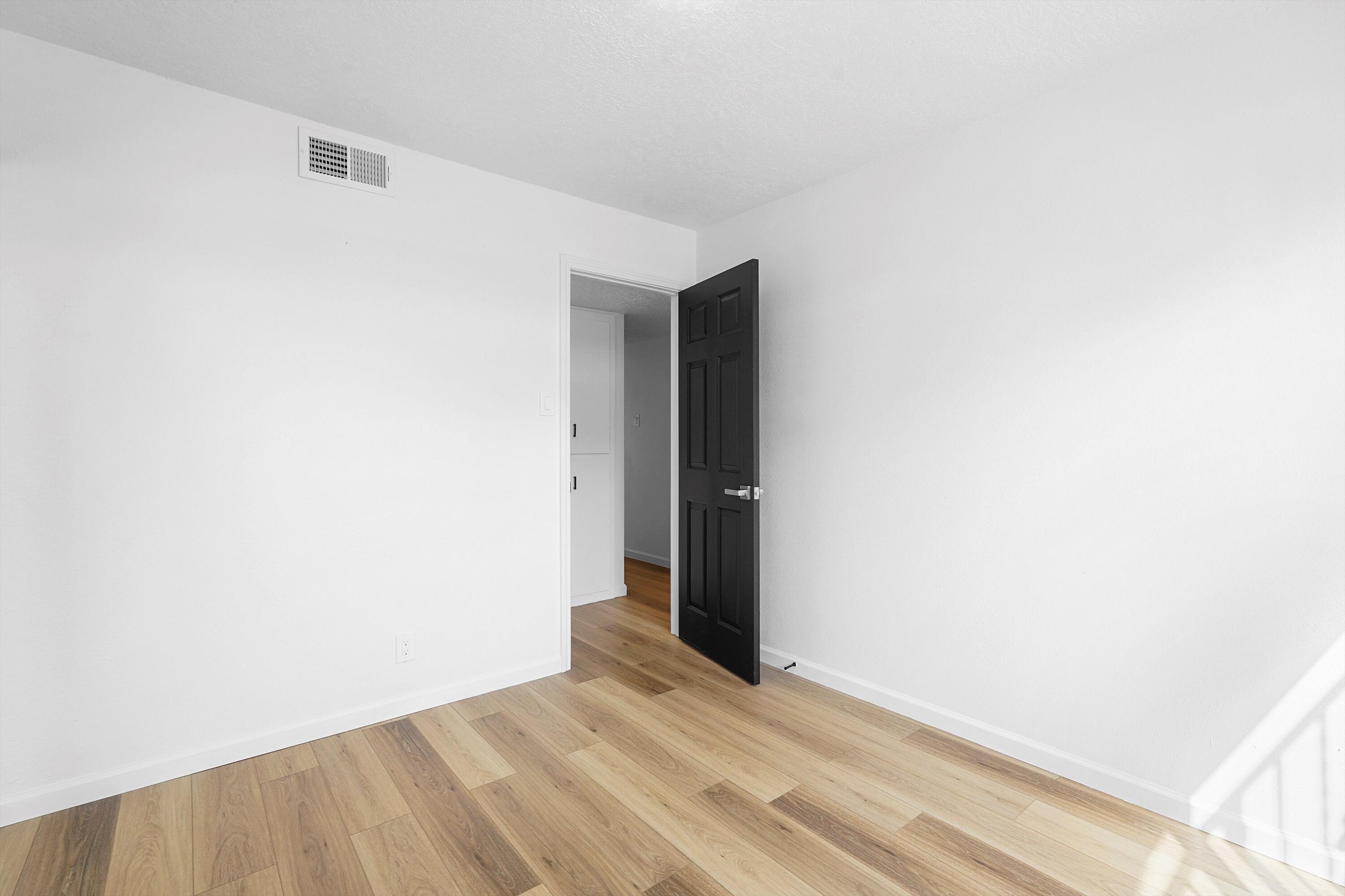 1812 Sandler Court NE